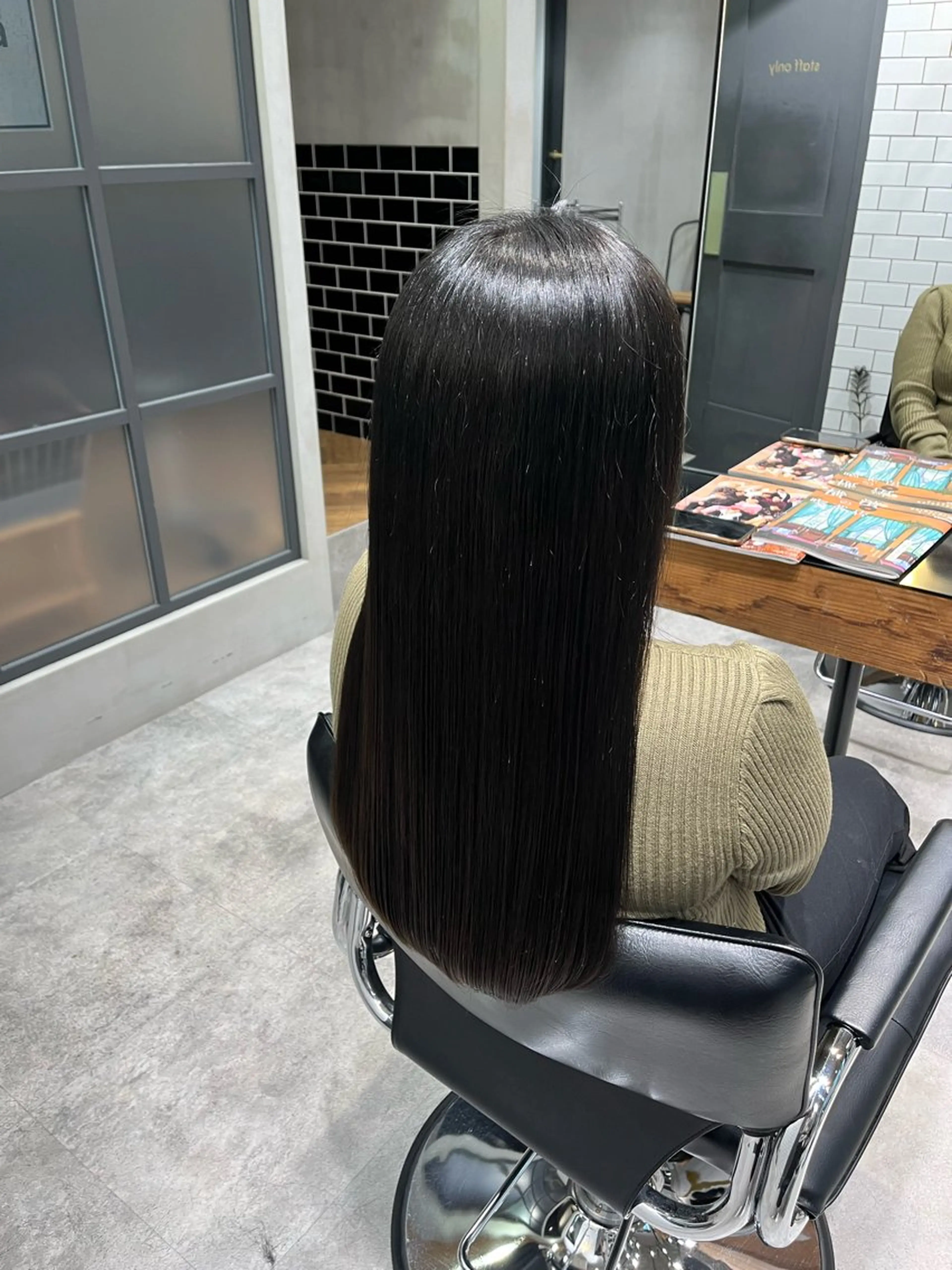 ロング 酸性ストレート 縮毛矯正 美髪/グレイカラー 漆谷妃茉莉🌷のヘアスタイル