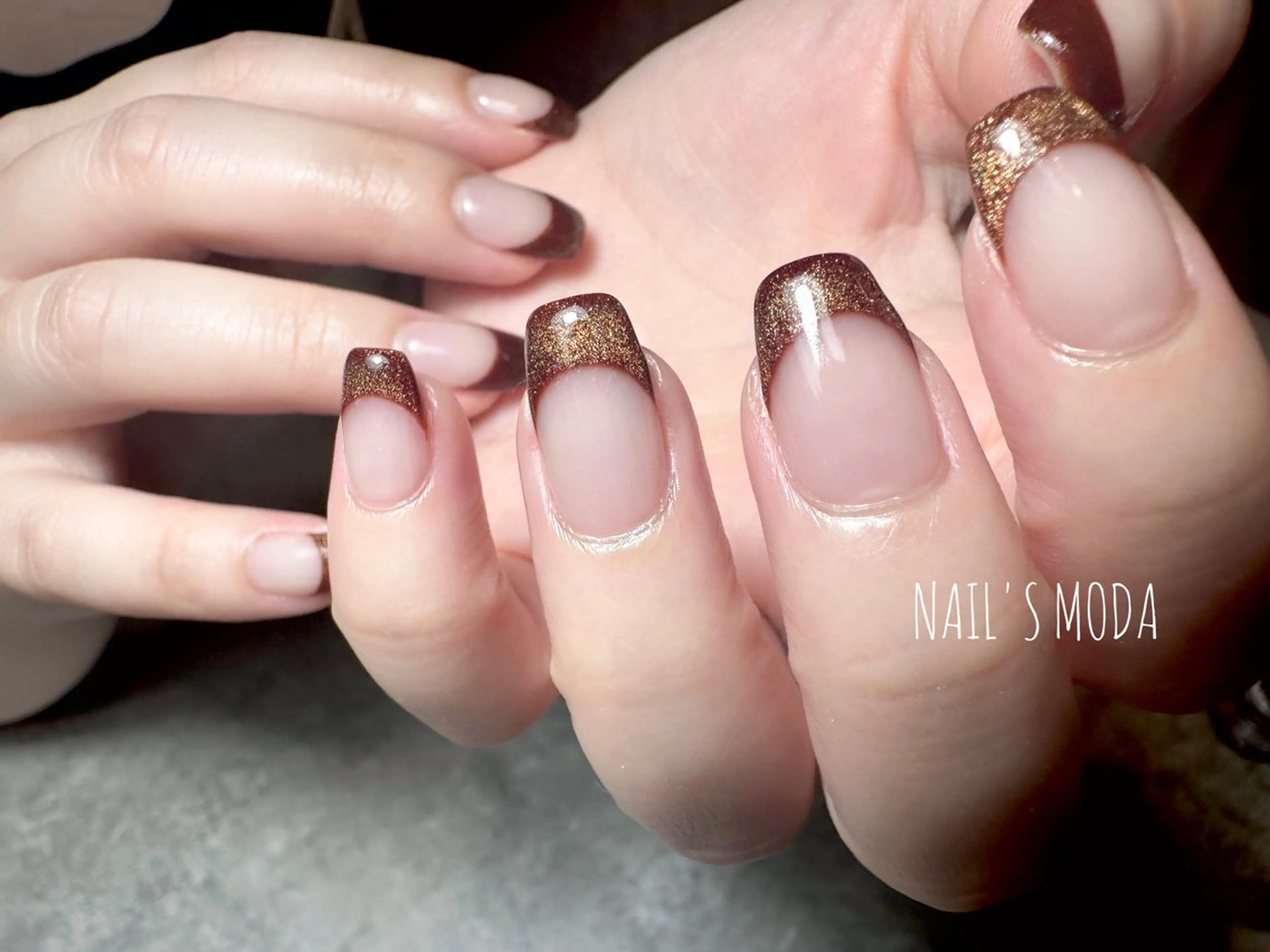 ネイル フレンチネイル マグネットネイル マグネットフレンチ NAIL'S MODAのネイルデザイン