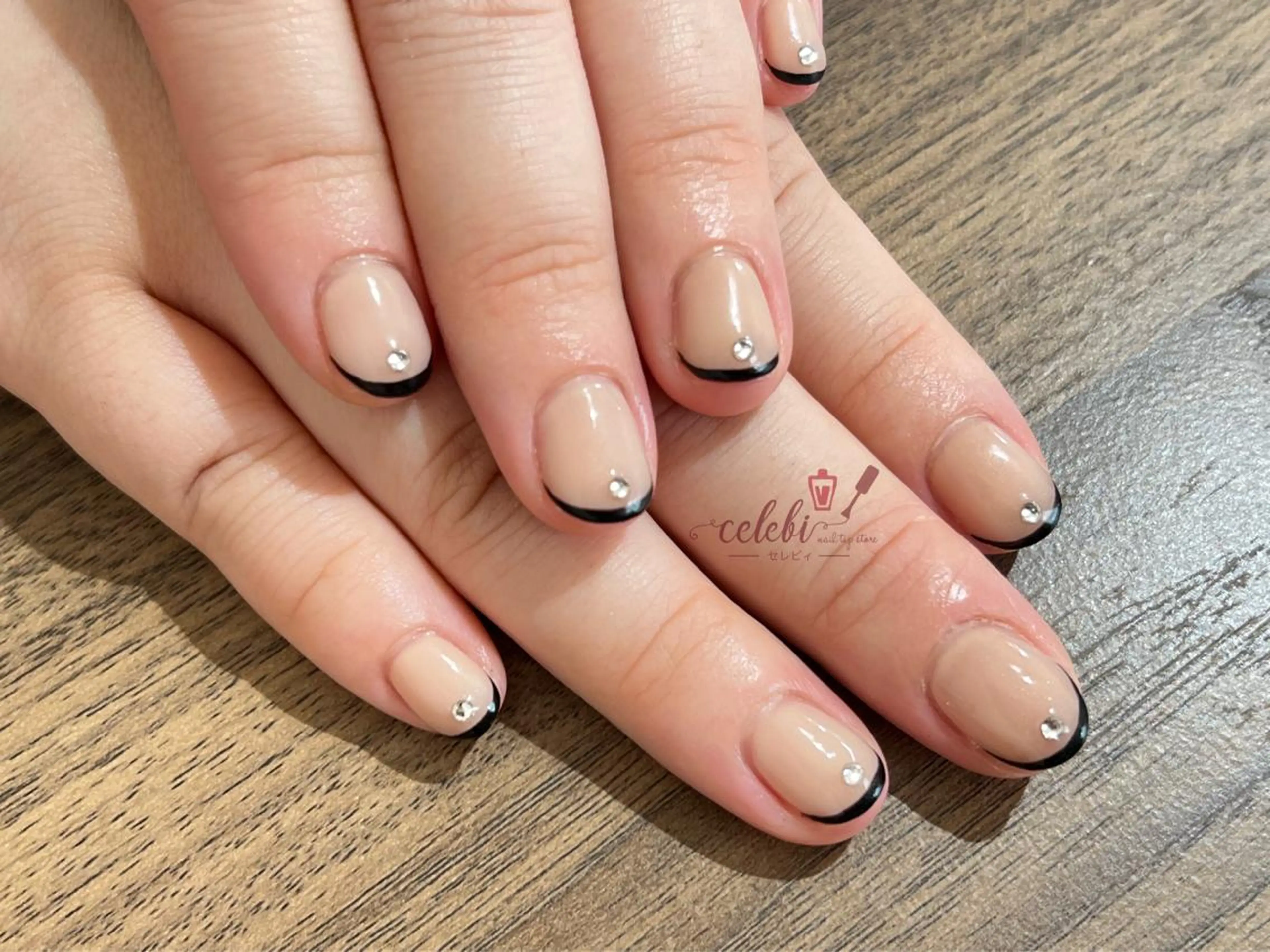 ネイル ハンドネイル ハンドケア オーダーネイルチップ サロンcelebiのネイルデザイン