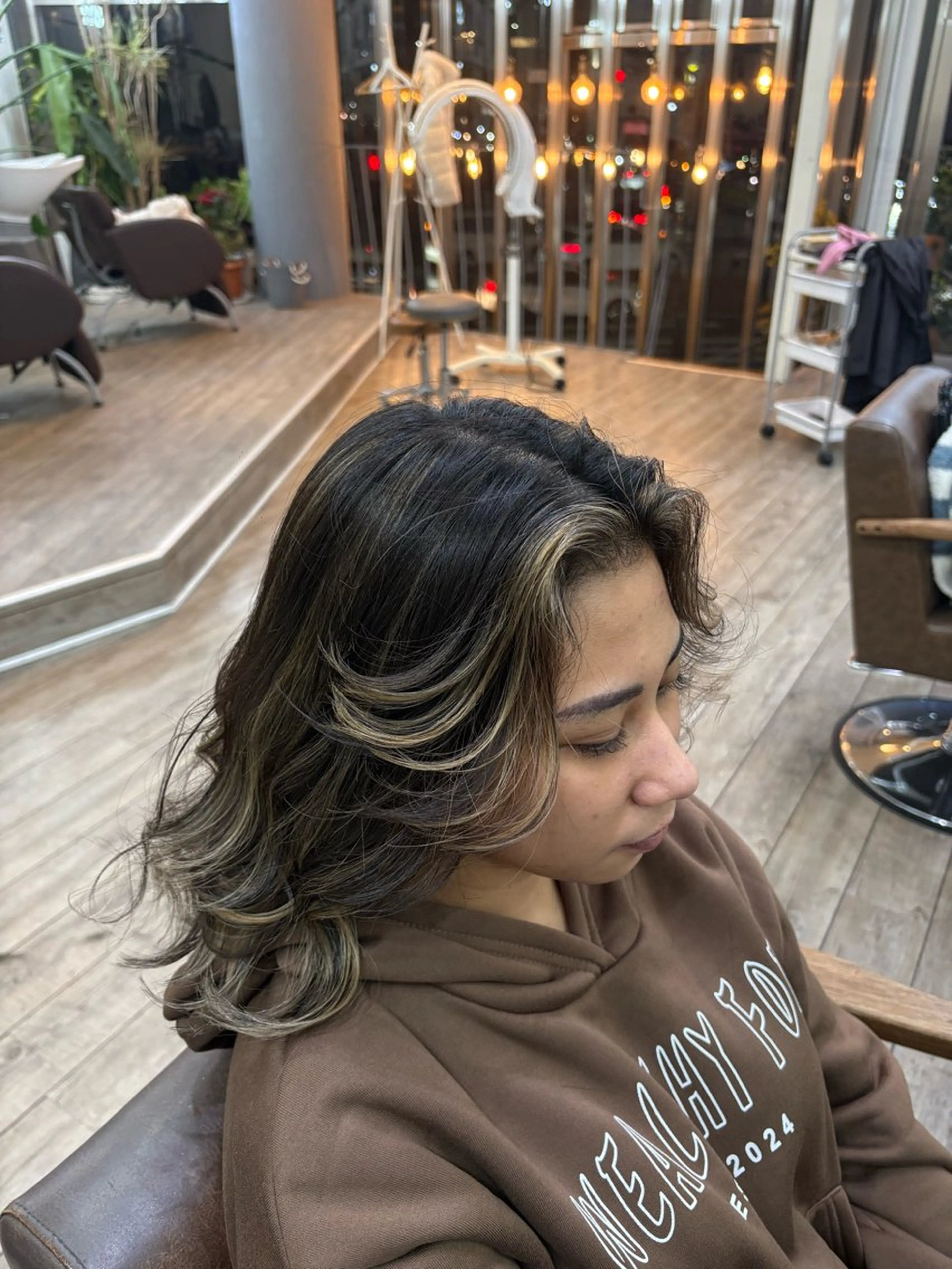 ロング カラー ハイライトカラー ハイライト レイヤーカット ヘアカラー トリートメント WEST OLAND 黒坂佳乃のヘアスタイル