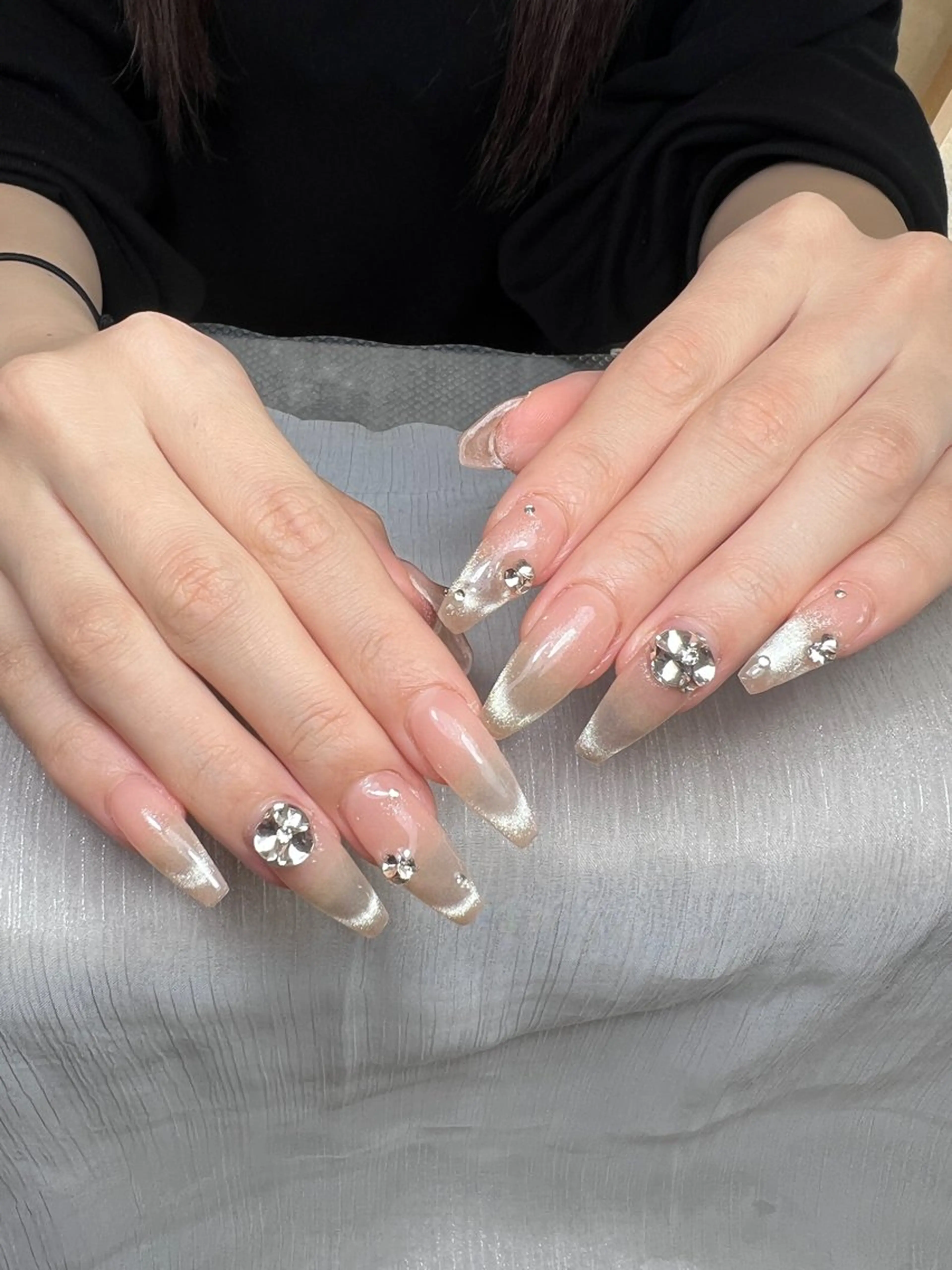 ネイル アートネイル オーロラネイル チークネイル 長さ出し フットネイル ハンドネイル フットネイル ハンドケア Noiranail_ studio川越西口のネイルデザイン