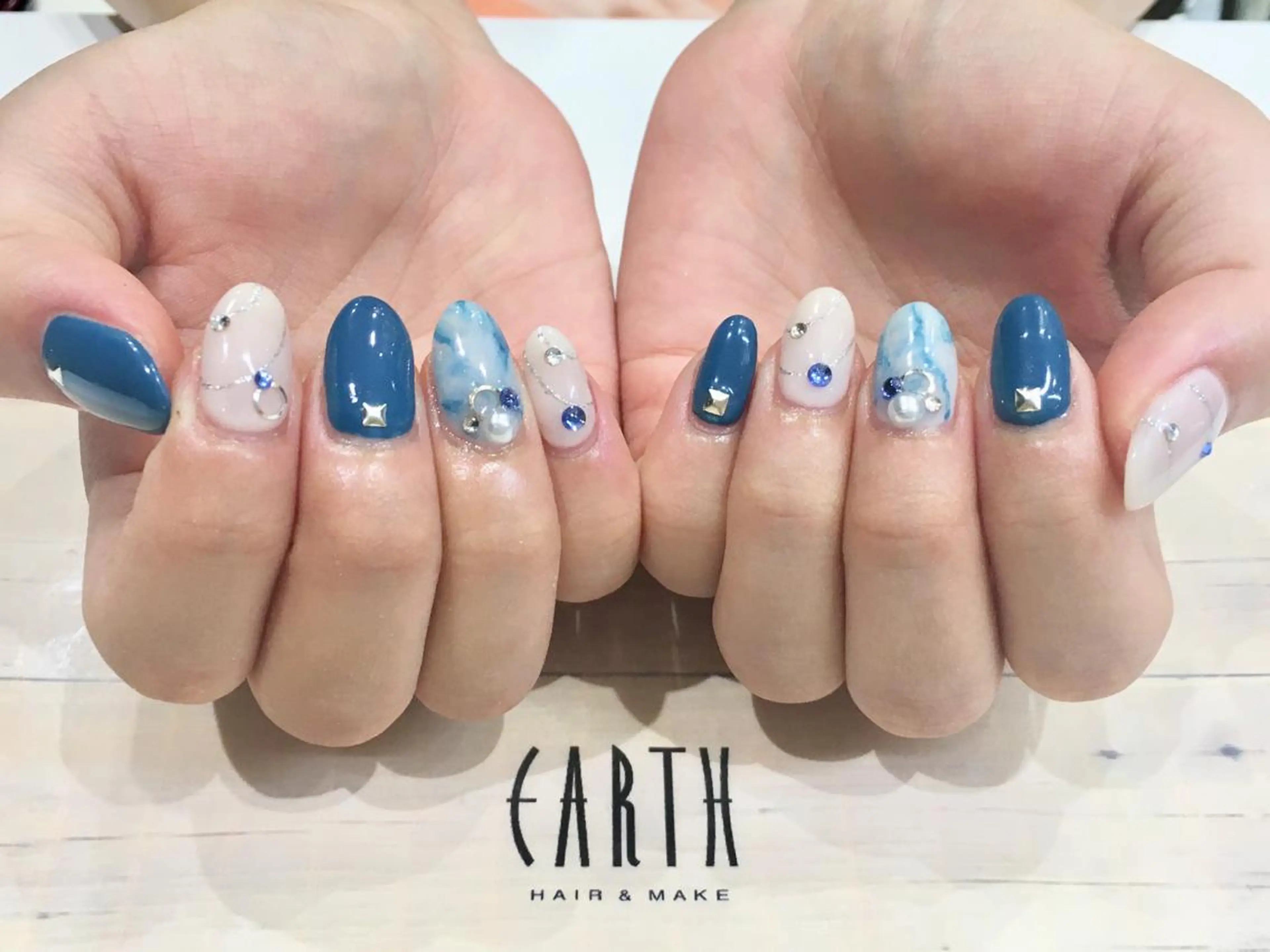 ネイル ブルー ハンドネイル 佐藤 まりえのネイルデザイン
