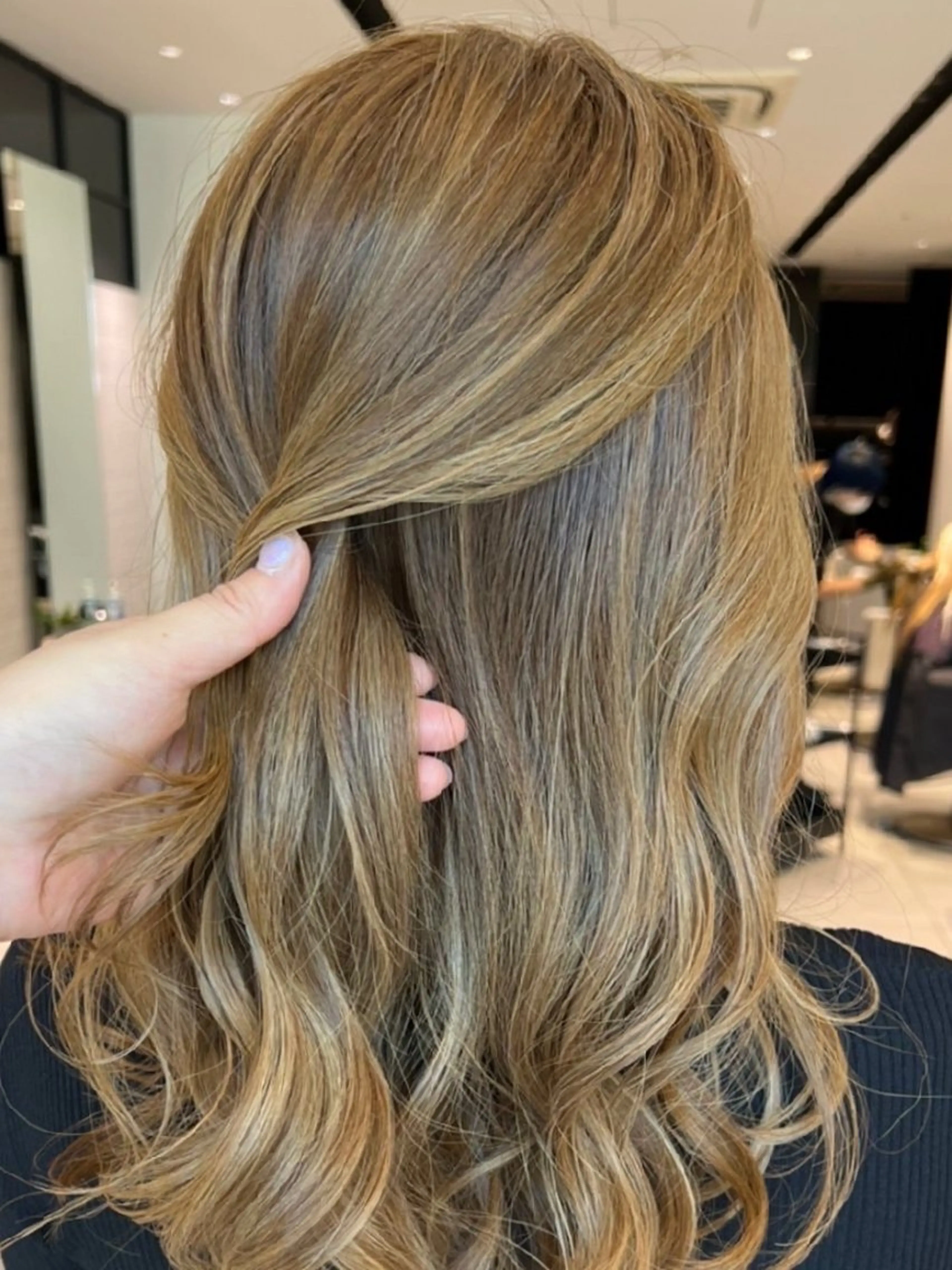 ミディアム カラー ハイライトカラー ハイライト stair:case所属・✂髪質改善ストレート NO.1 深澤 颯斗のヘアスタイル