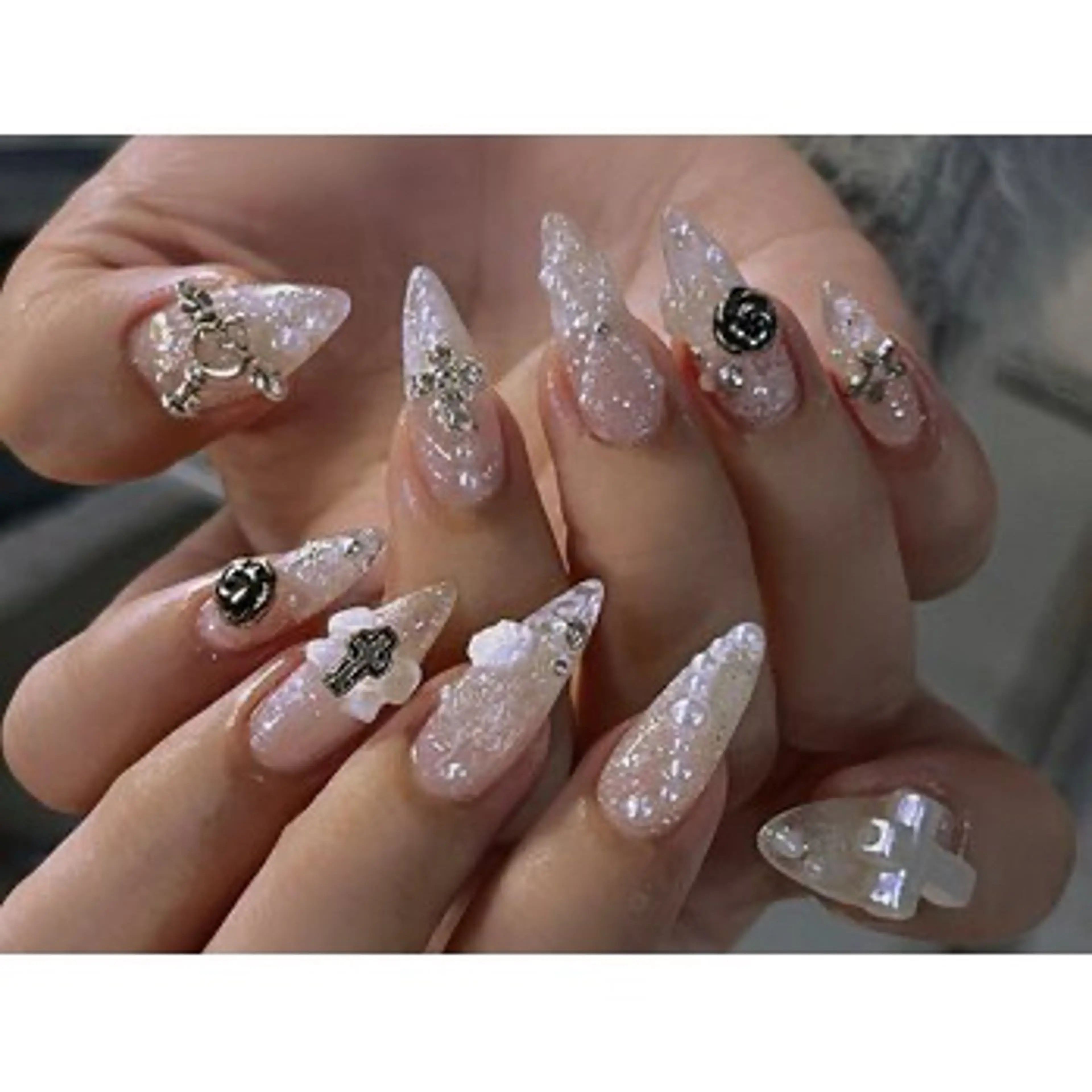 ネイル ハンドネイル 【パラジェル・フィルイン】 T&BNAIL STUDIO所属・り オ　ロング無制限中のネイルデザイン