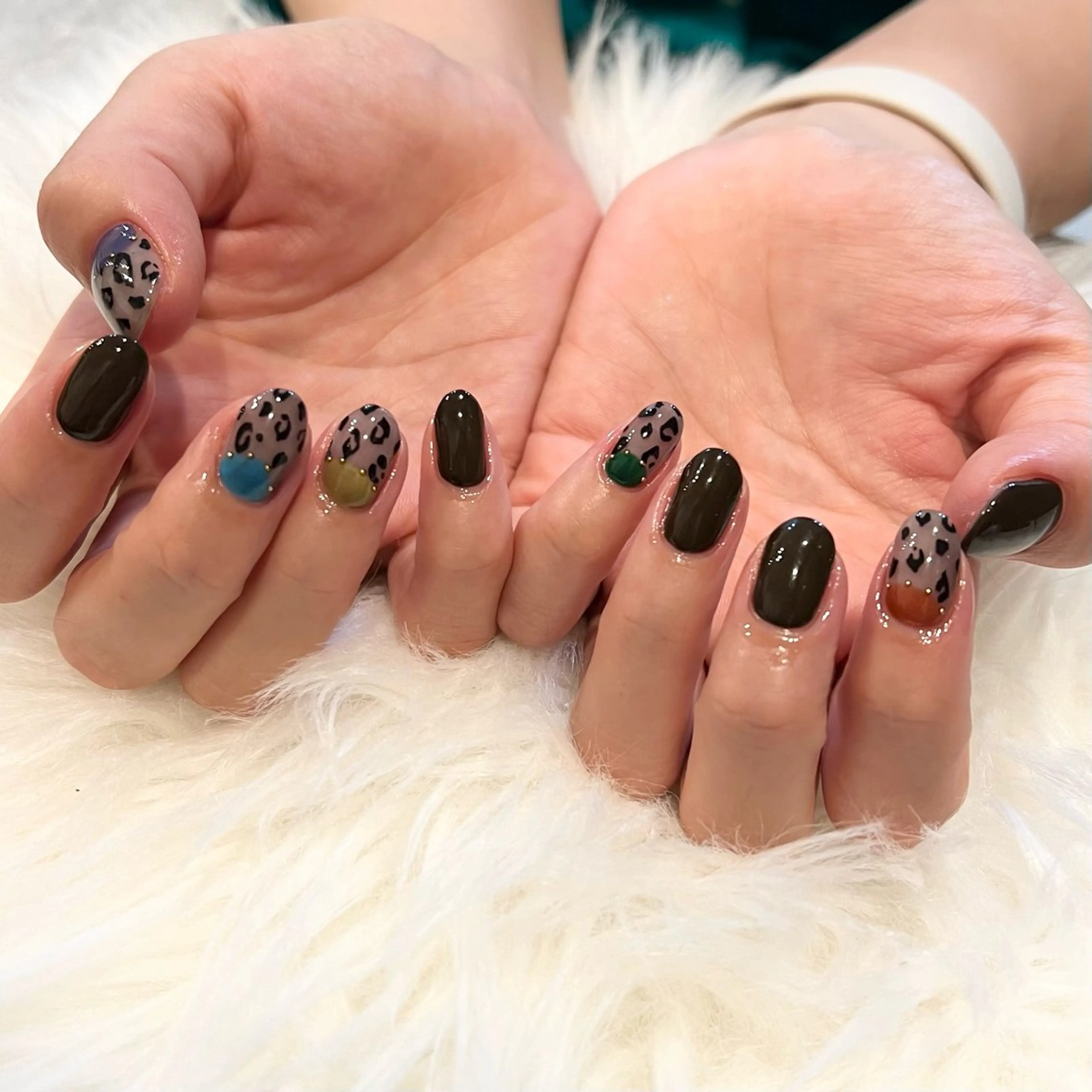 ネイル ハンドネイル le'a-レア-【ア イ×ネイル×眉】のネイルデザイン