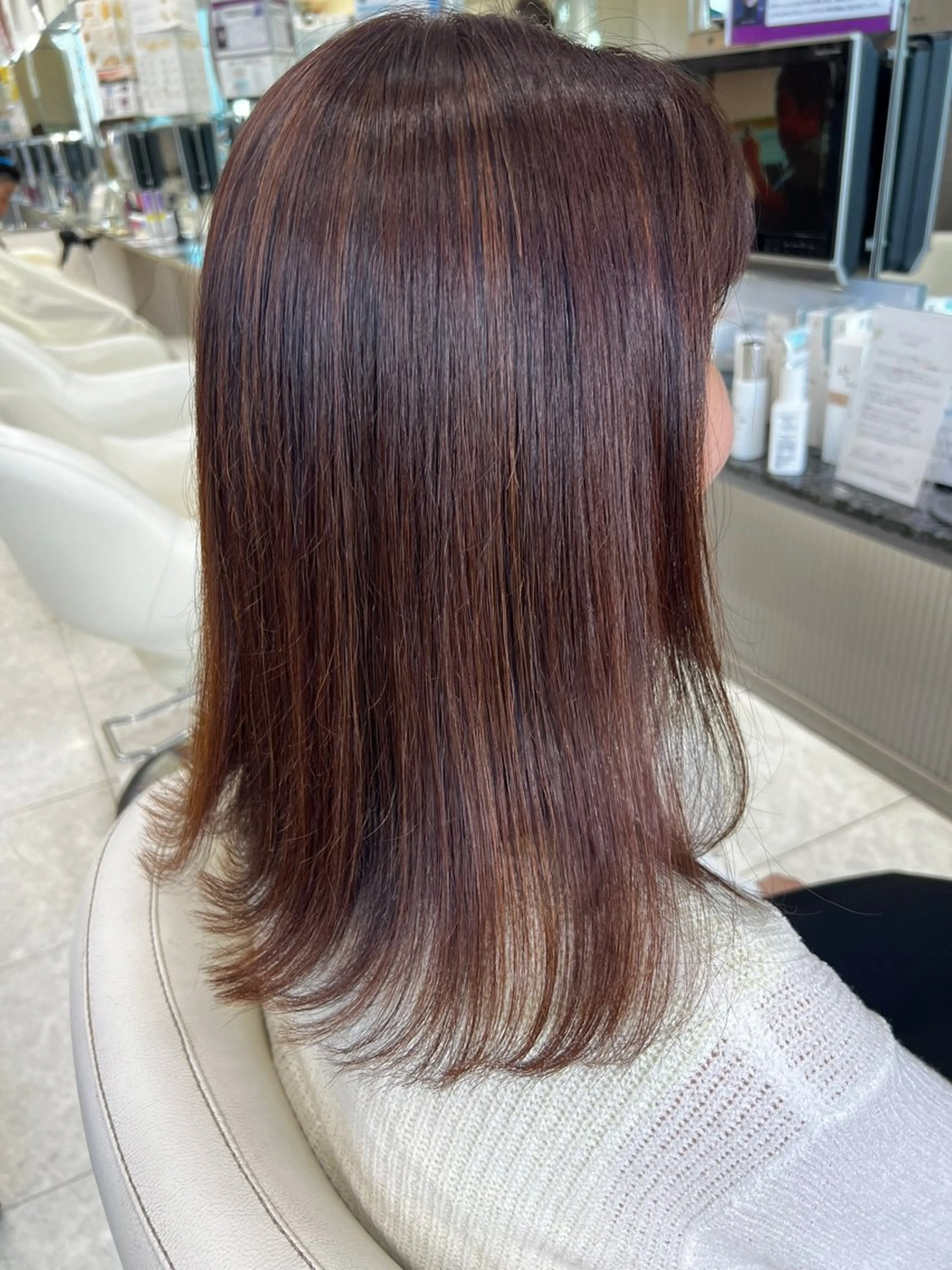 セミロング ハイライト STELLA sannomiya所属・着付けアレンジ、スパ 定評あり◎タナカエミの眉毛・アイブロウイメージ