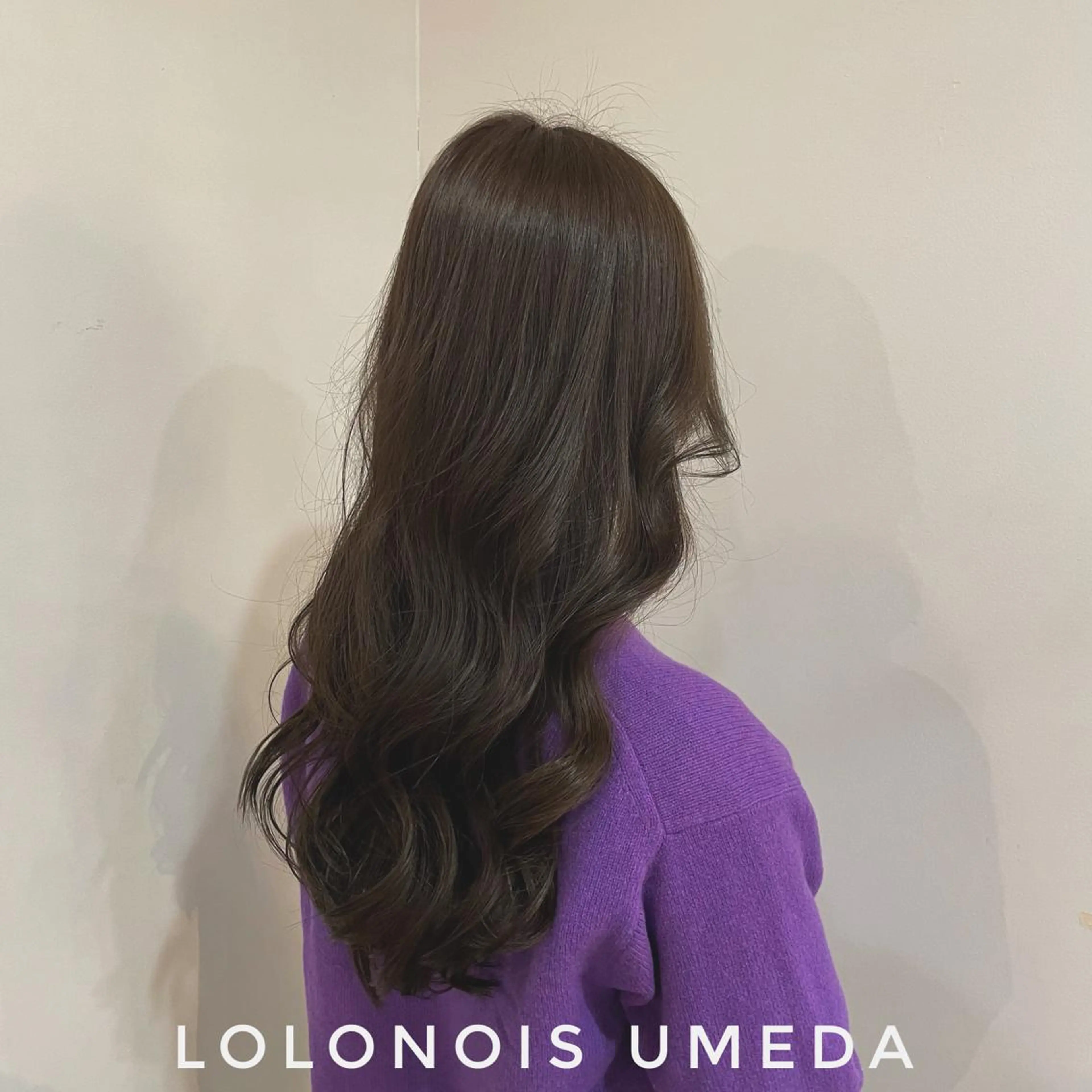 ロング カラー グレージュ イルミナカラー オリーブグレージュ オリーブグレー Lolonois梅田 /Okazaki:)のヘアスタイル