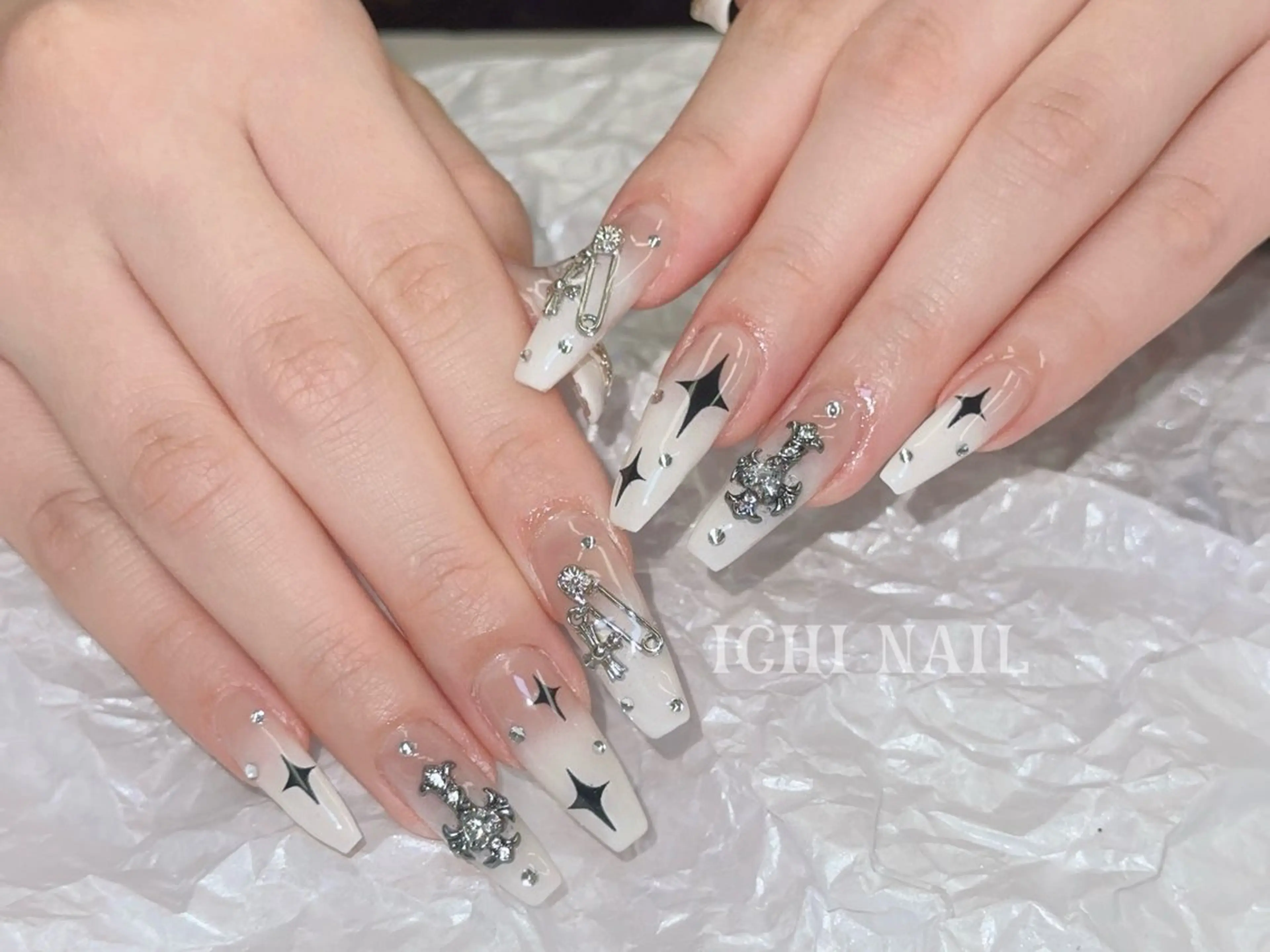 ネイル ハンドネイル 🧚🏻‍♀️ NOHA🎀のネイルデザイン