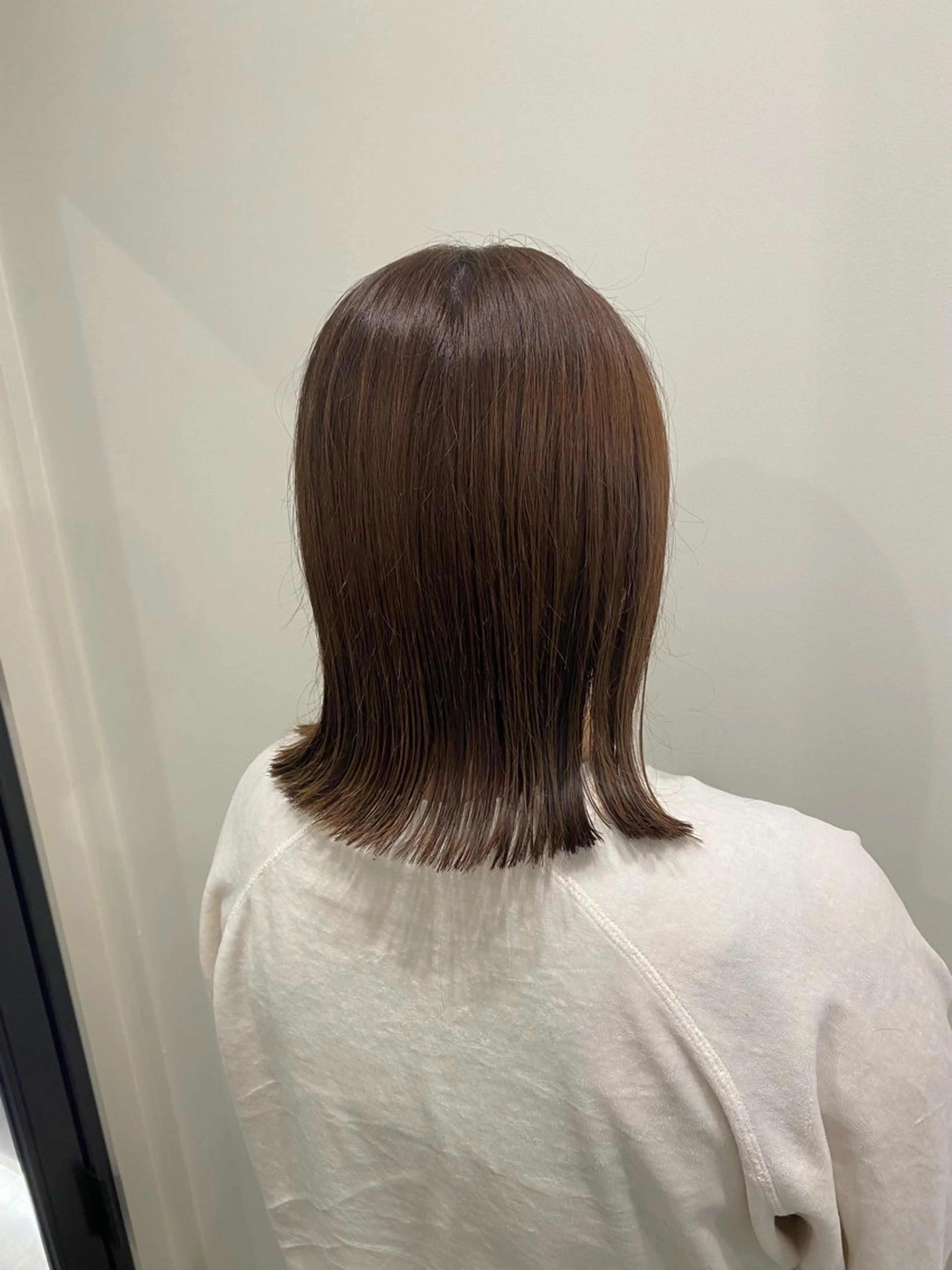 ミディアム 外ハネヘア カット ヘアカラー トリートメント 🍑 モモカ🍑のヘアスタイル