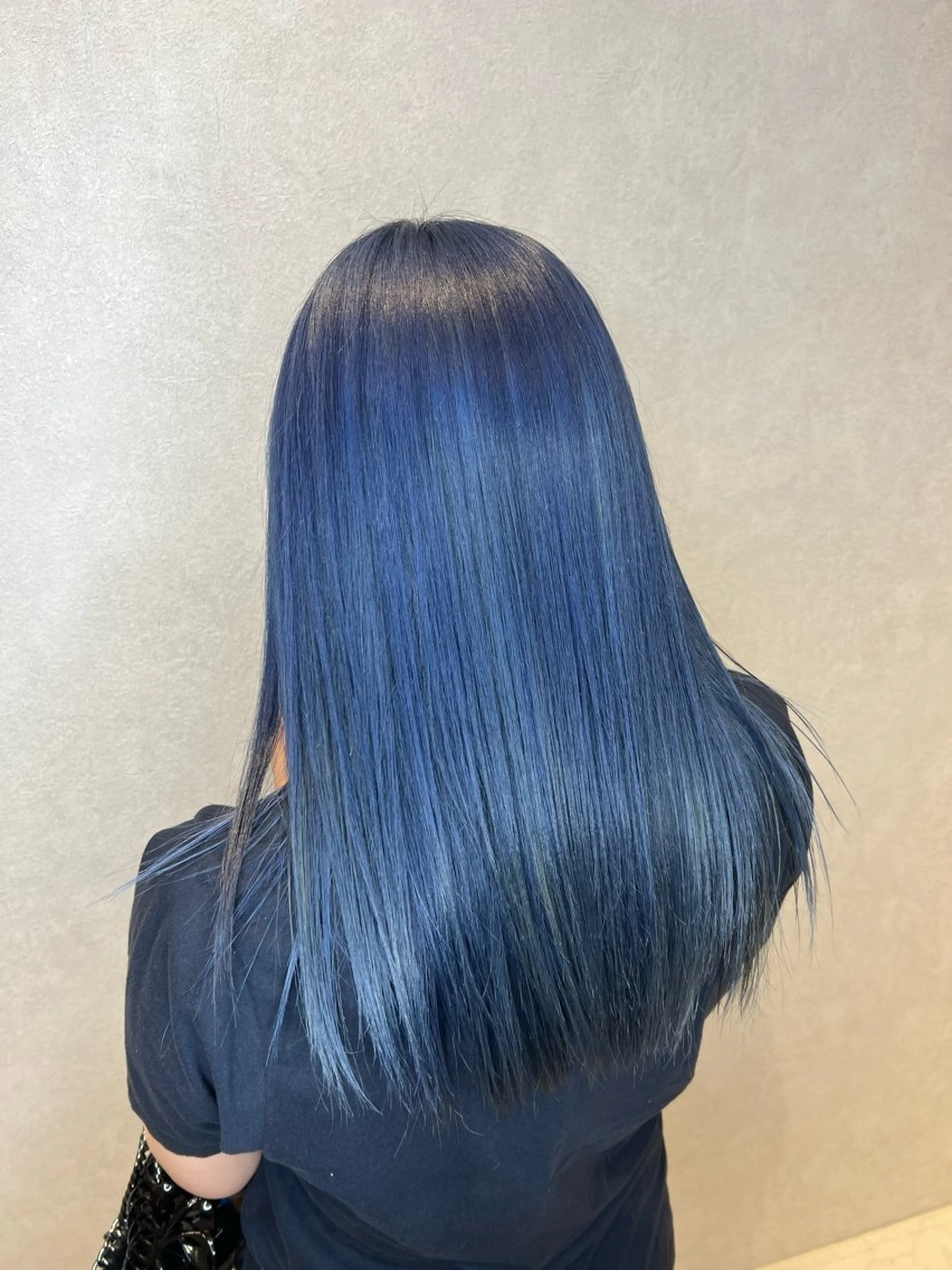 ミディアム カラー ブリーチ シルバー ヘアカラー トリートメント 🌿小川 大輔🌿のヘアスタイル