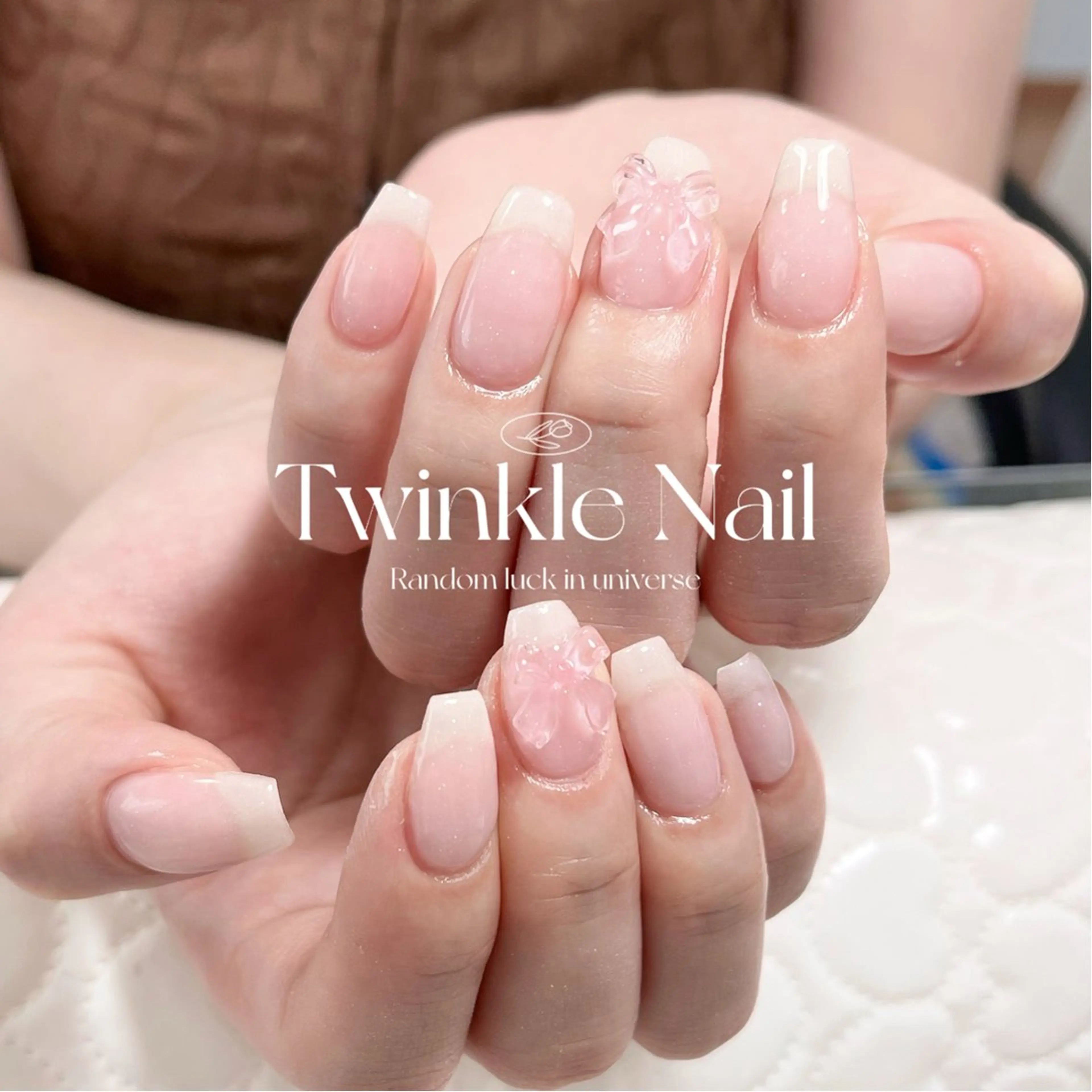 ネイル キラキラネイル リボン ワンホンネイル Twinkle Nail Kuboのネイルデザイン