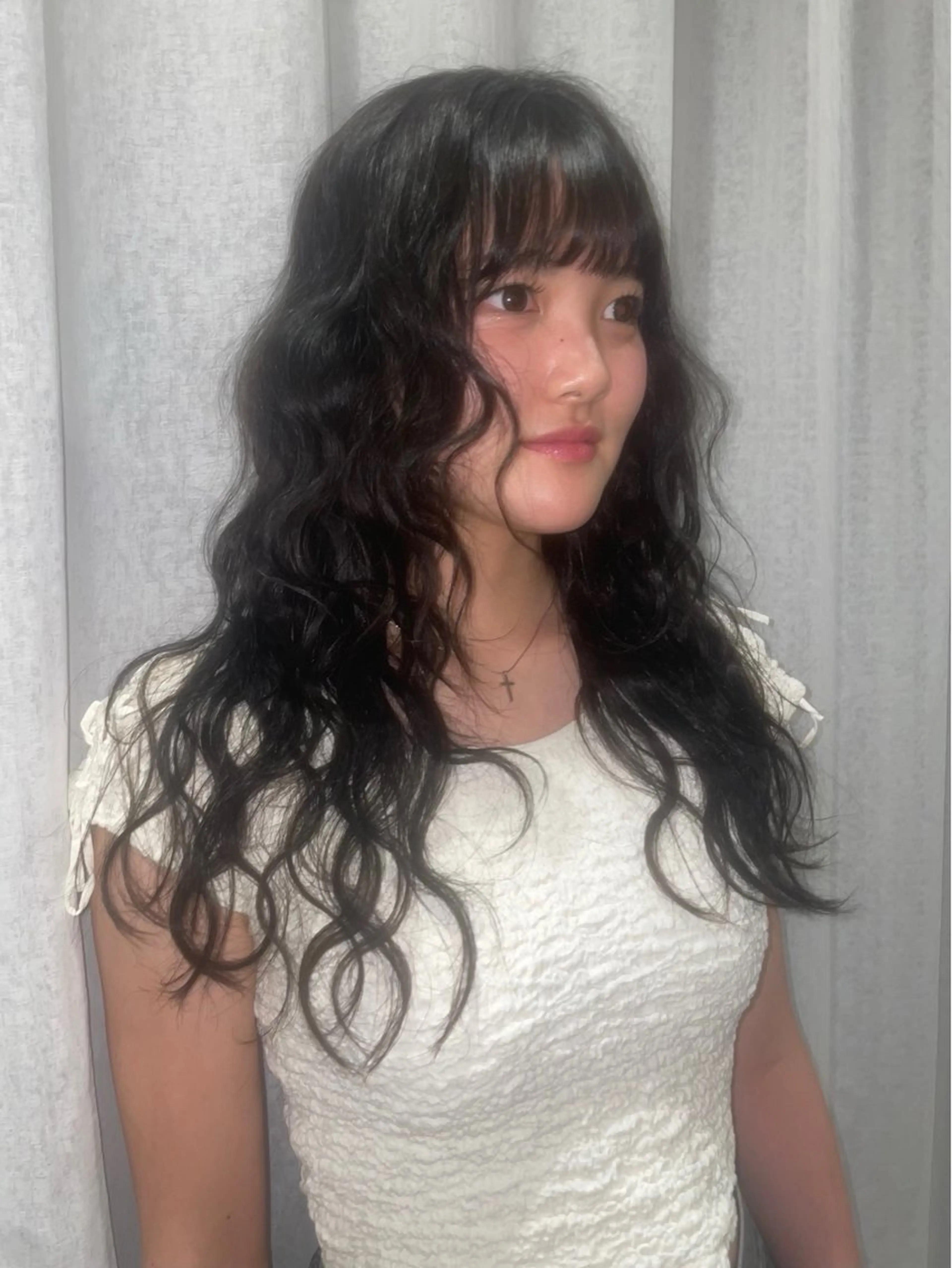 ロング パーマ 栗山 瑠花のヘアスタイル