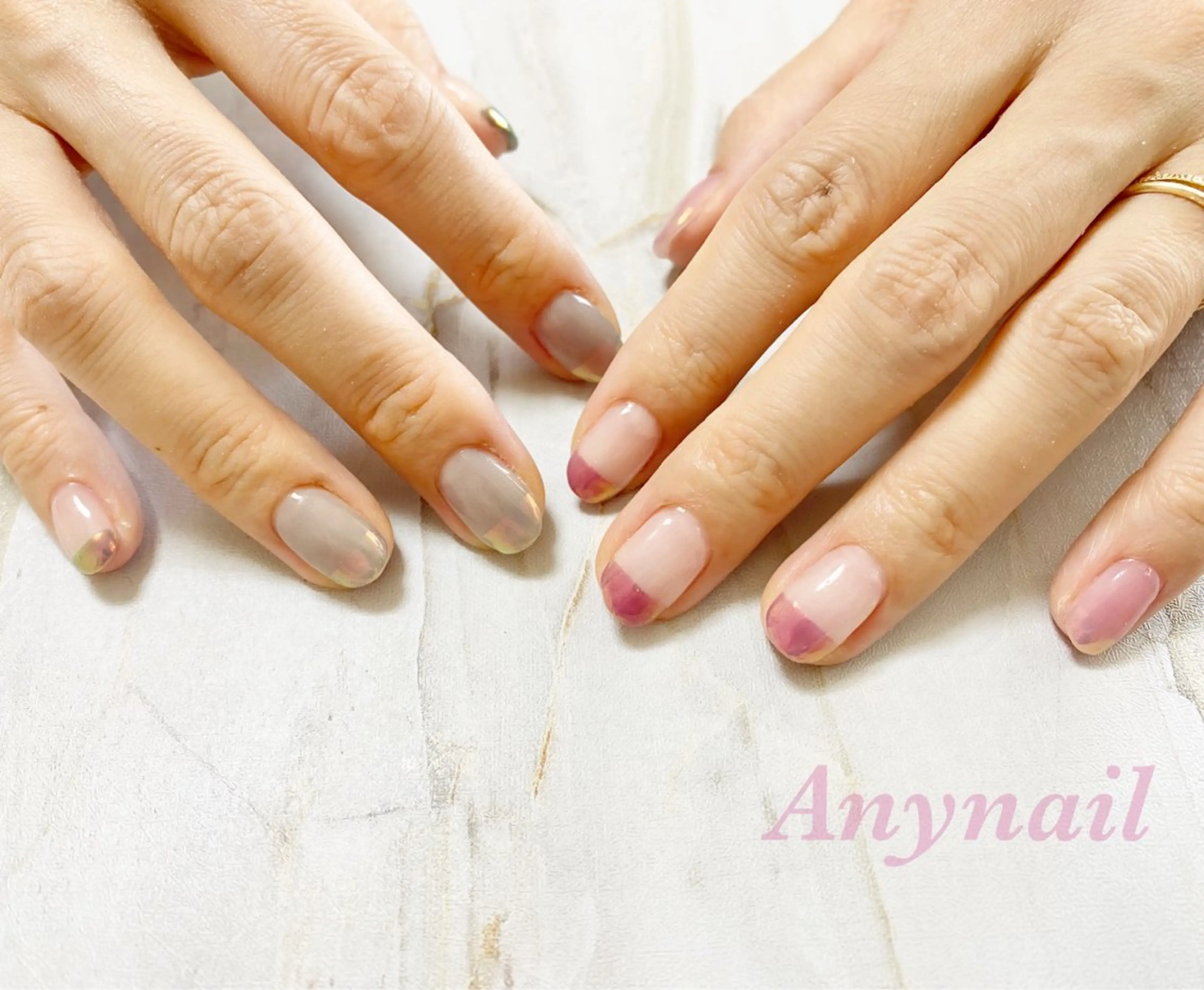 ネイル オーロラネイル ブルー フレンチネイル オフィスネイル 冬ネイル ハンドネイル 岩澤 恵子のネイルデザイン