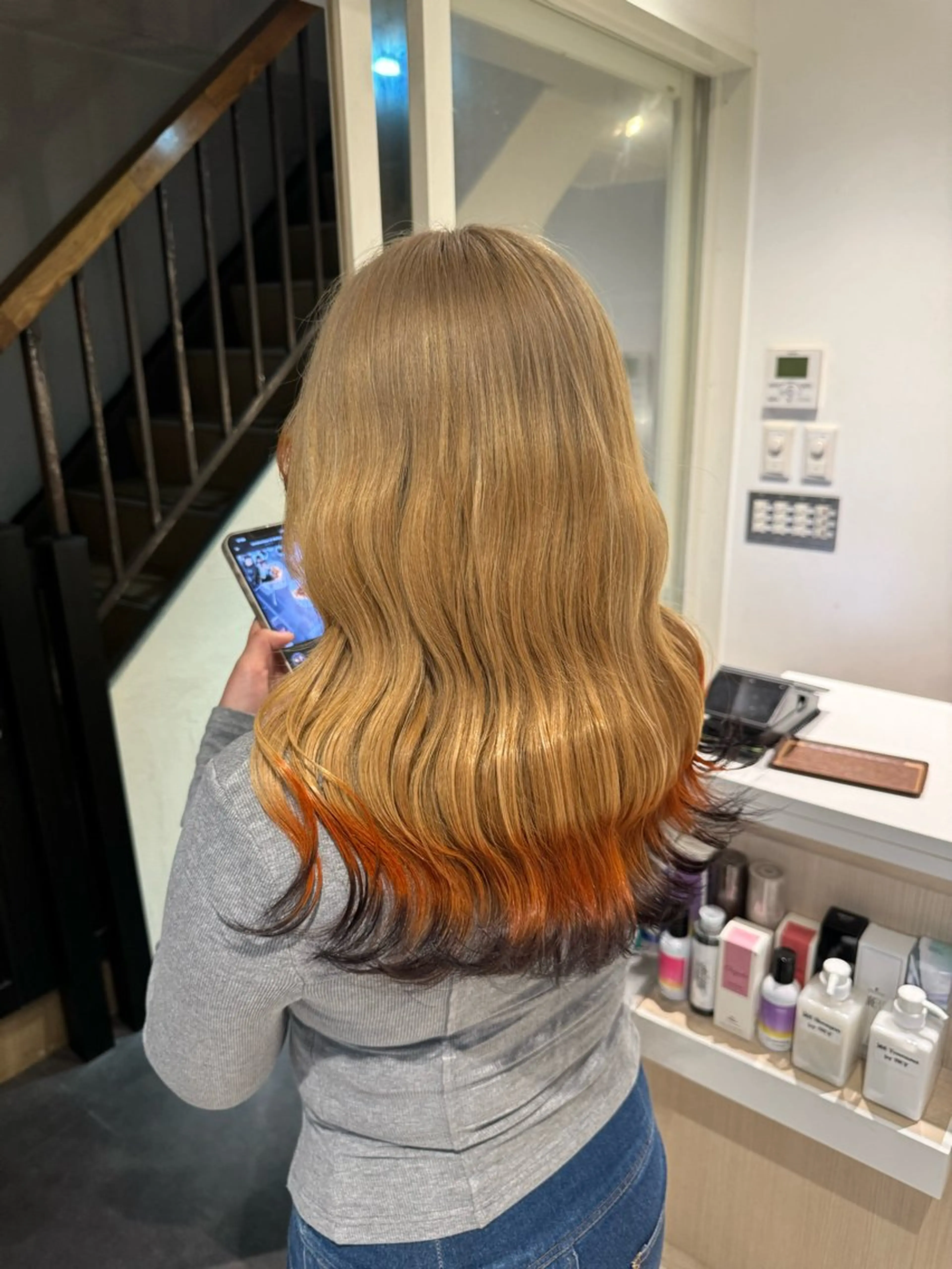 ロング カラー 💛最強ハイトーン 🐝chan🍯のヘアスタイル