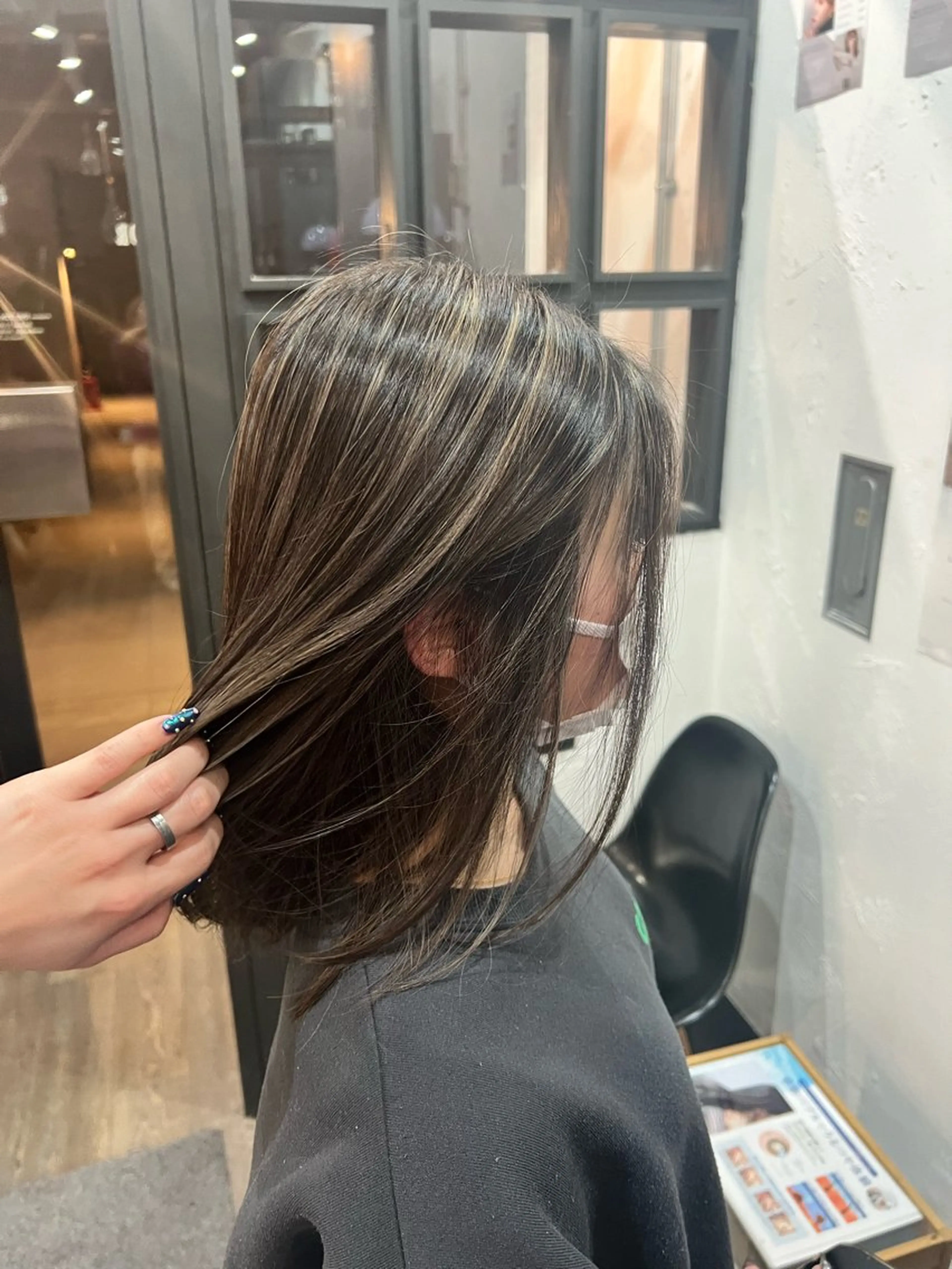 セミロング ハイライト ヘアカラー ☀️中嶋 そら☀️のヘアスタイル