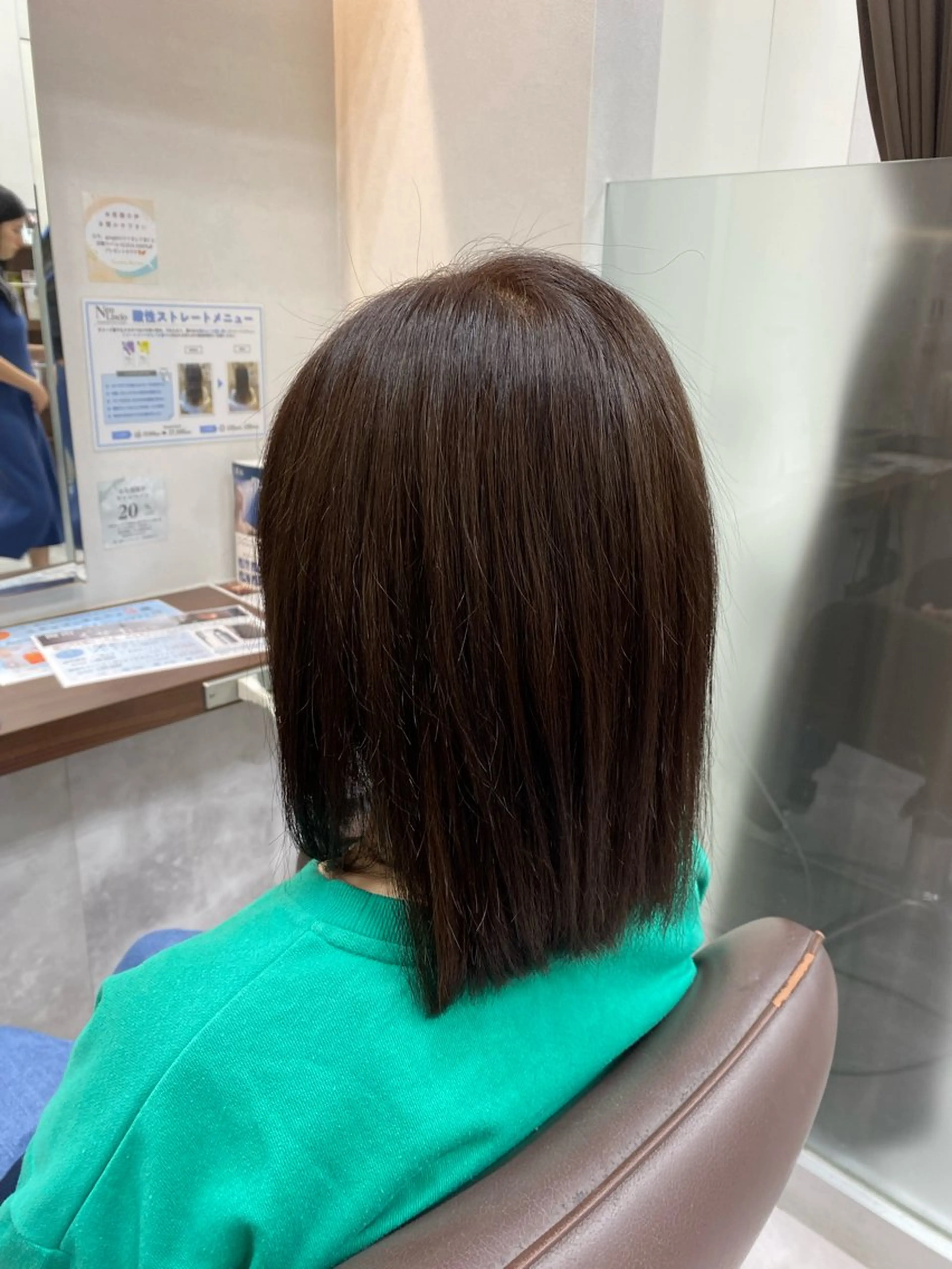 ミディアム 寺井 萌恵のヘアスタイル