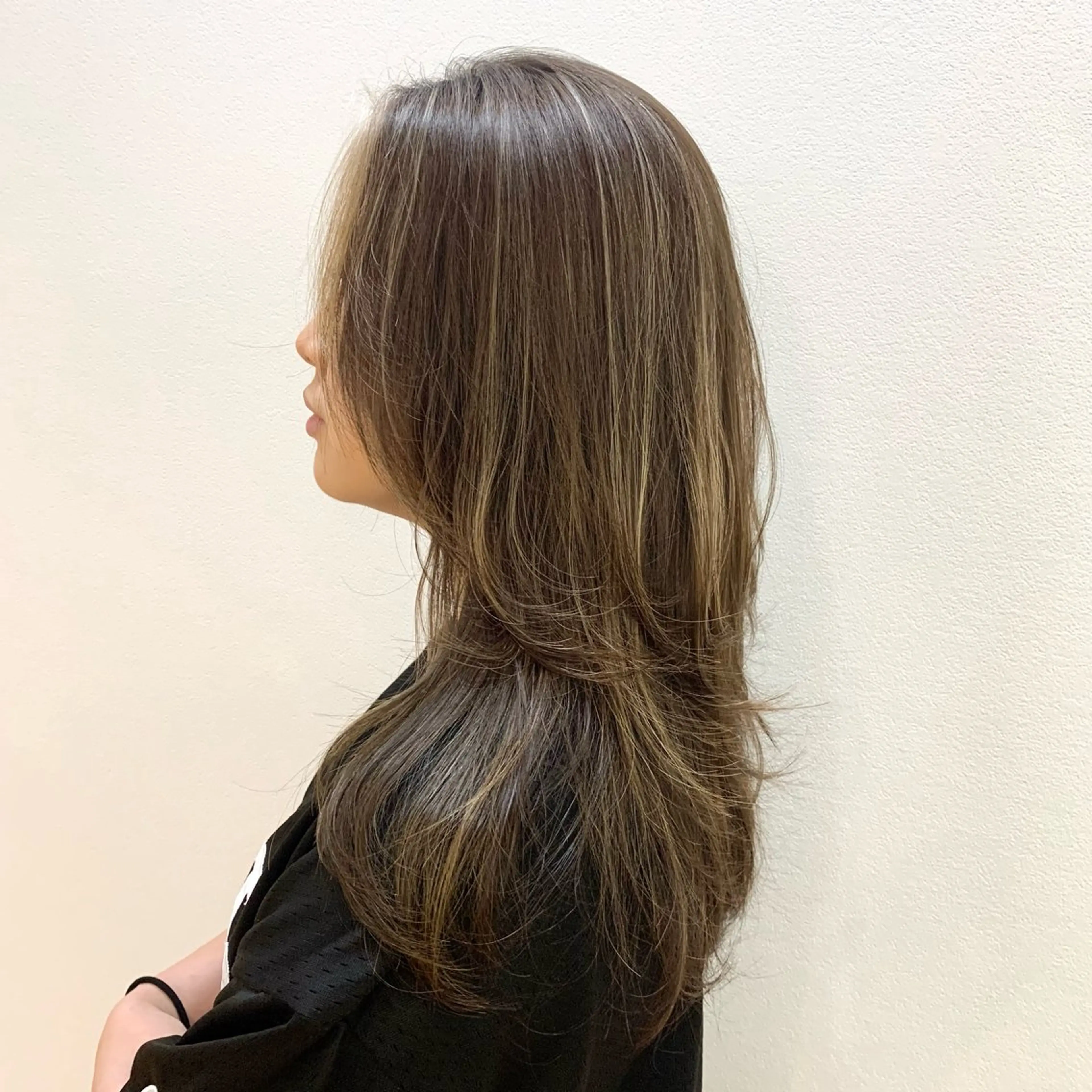 ロング カラー ヘアアレンジ キヨミ 韓国レイヤーカットのヘアスタイル
