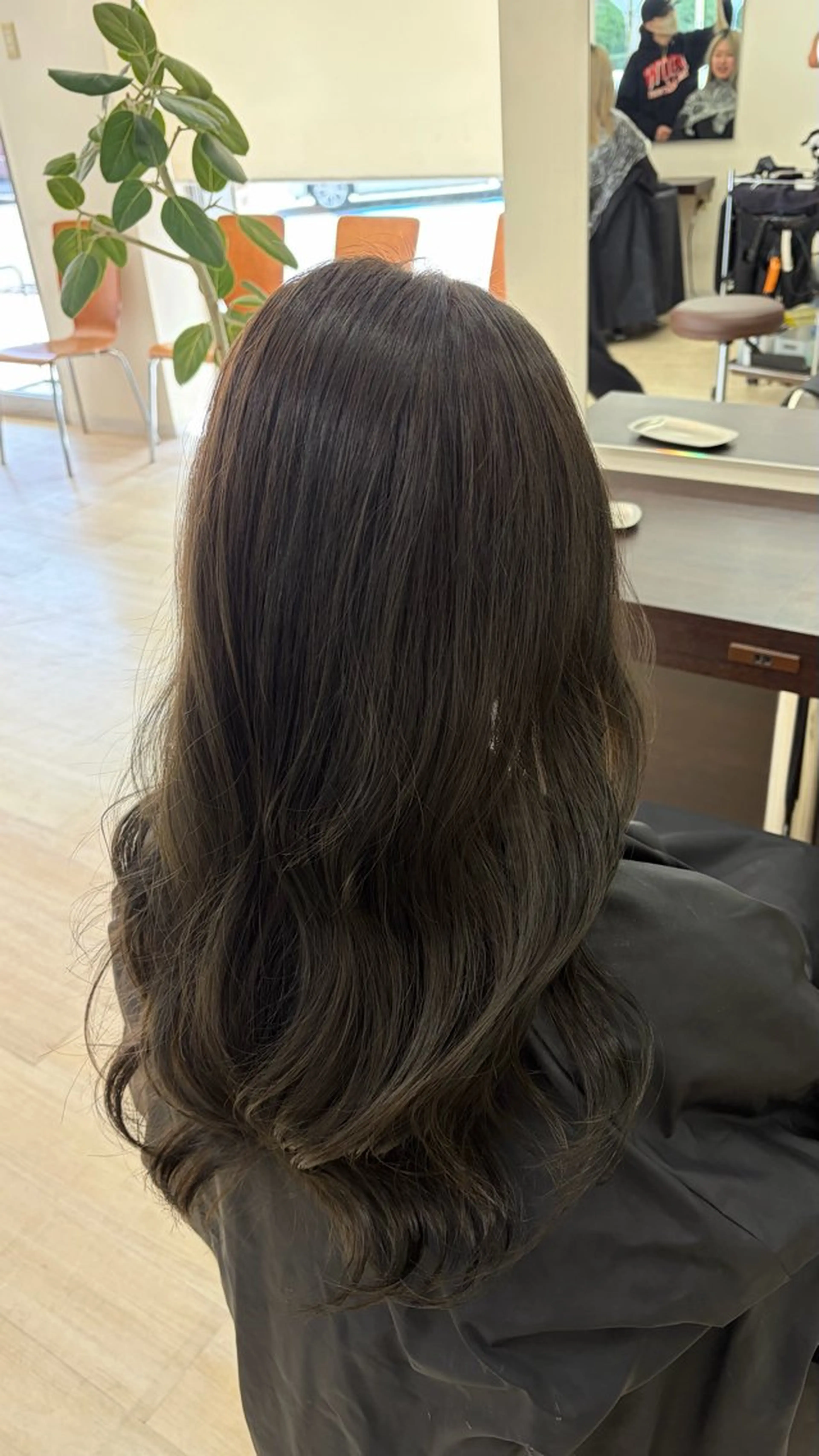 ロング ヘアカラー TIDEHAIR Hanaのヘアスタイル