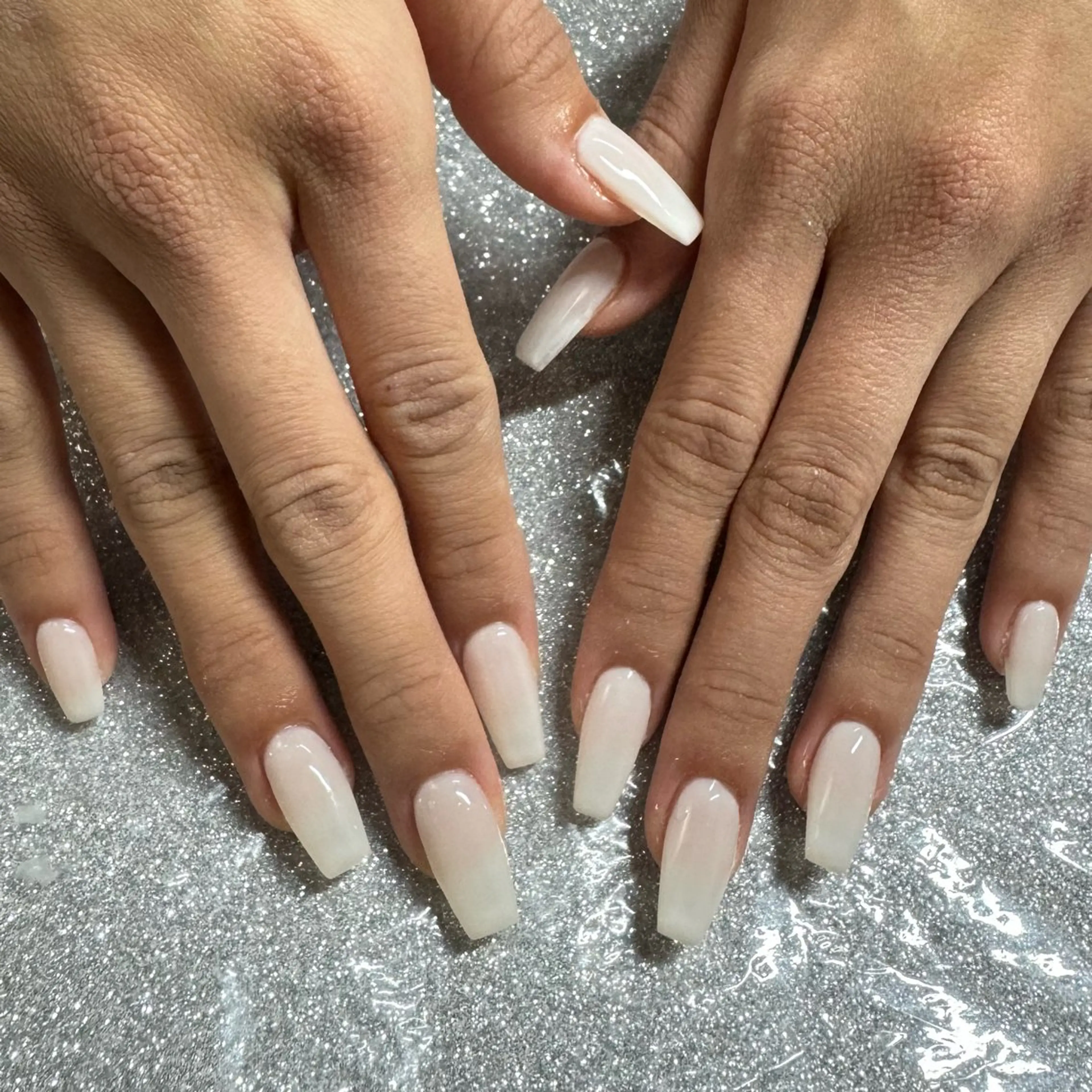 ネイル ハンドネイル VIERU 🌈🎀💖のネイルデザイン