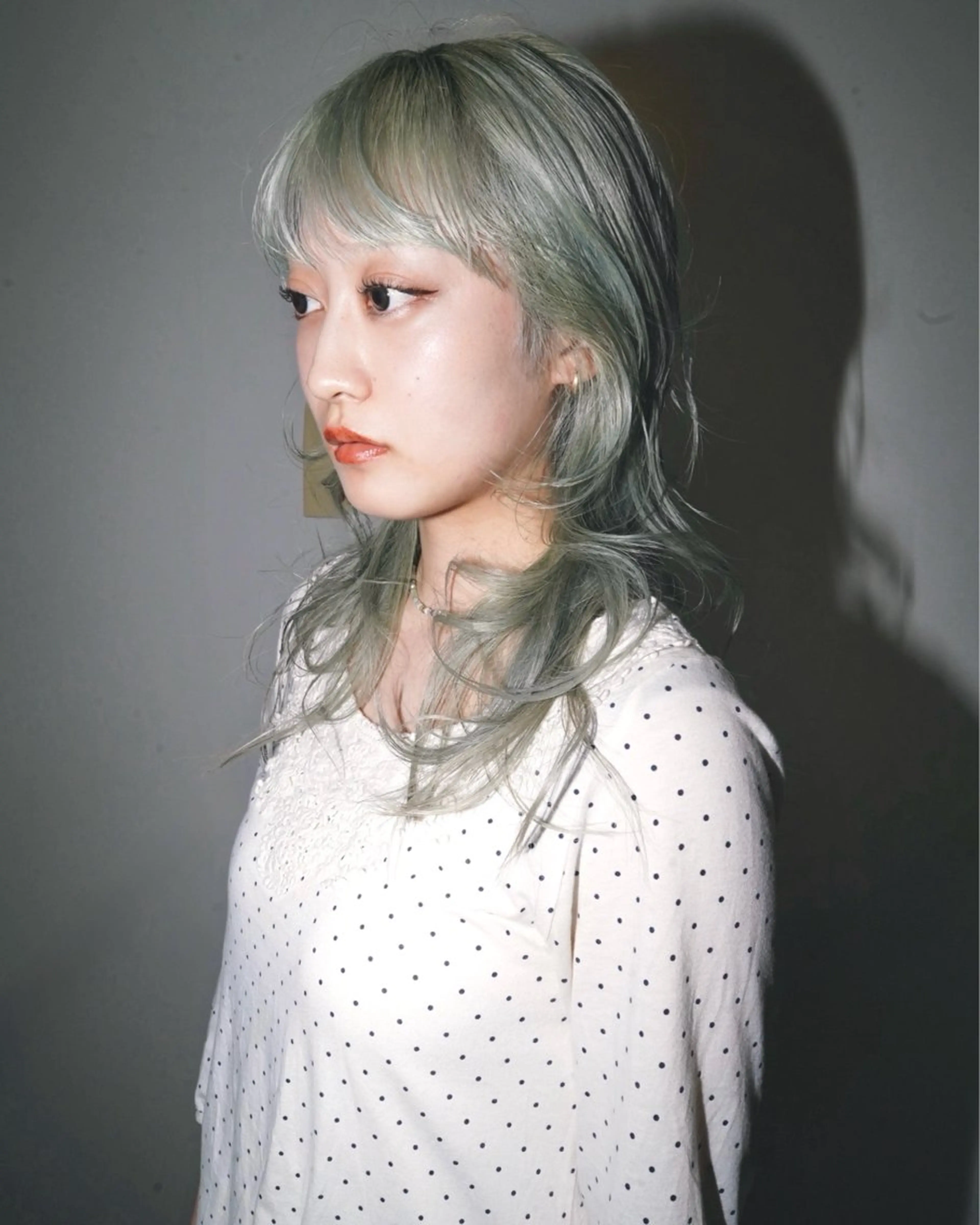 セミロング カラー ウルフカット カット ヘアカラー トリートメント デザイン/レイヤー Kaito🐩/栄のヘアスタイル