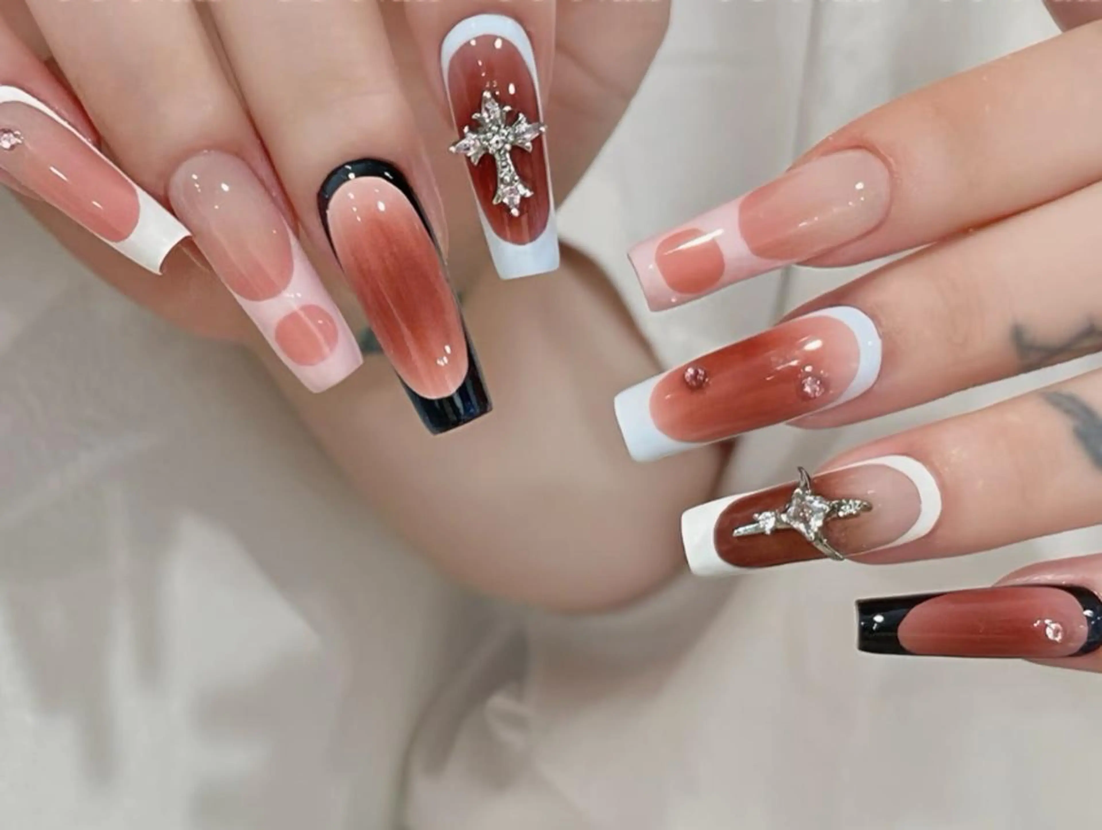 ネイル ハンドネイル ハンドケア 🍑 momo_nailのネイルデザイン