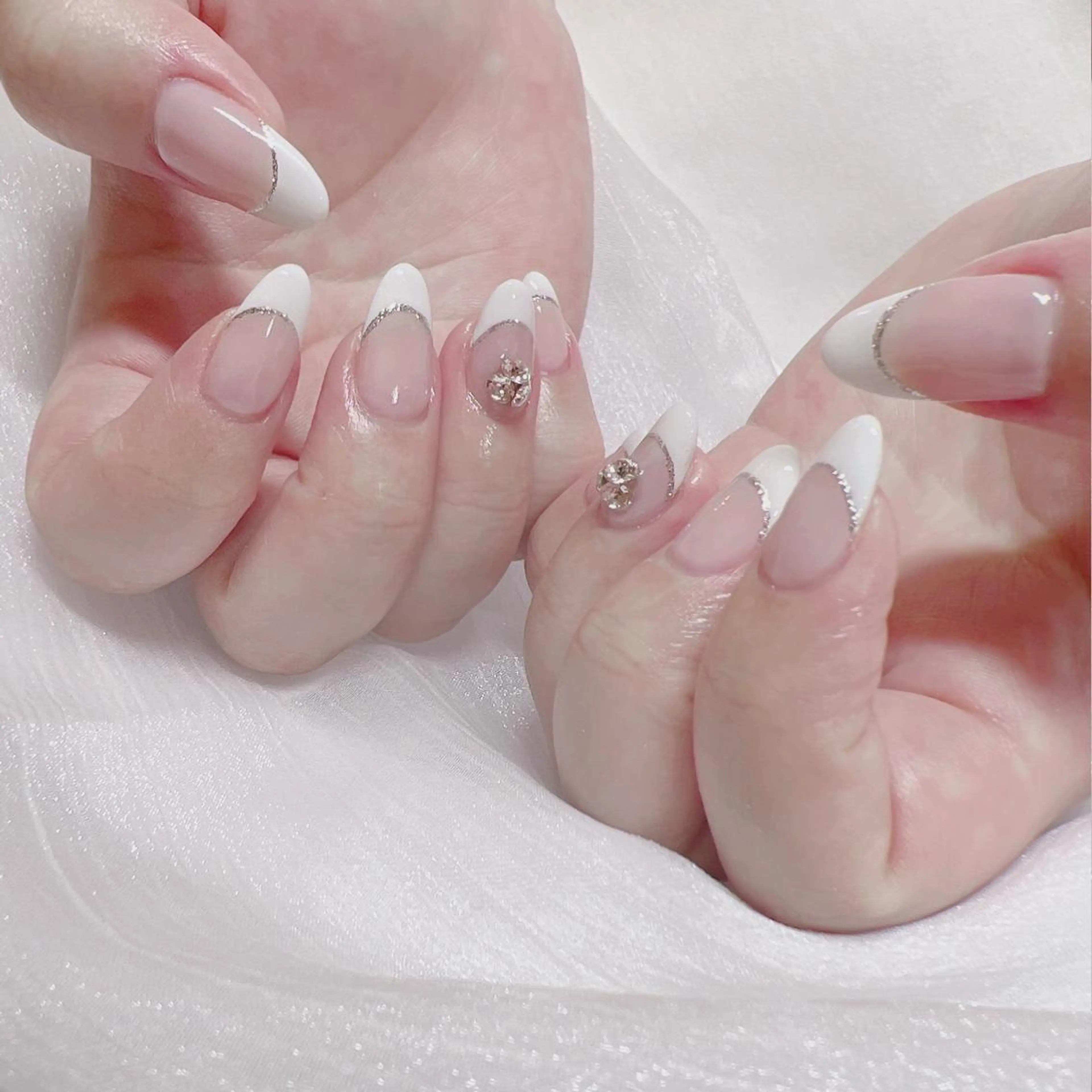 ネイル オーロラネイル フットネイル フレンチネイル ジェルネイル 韓国ネイル ハンドネイル ハンドケア 【ENサロン】 Rei🎀Nailのネイルデザイン