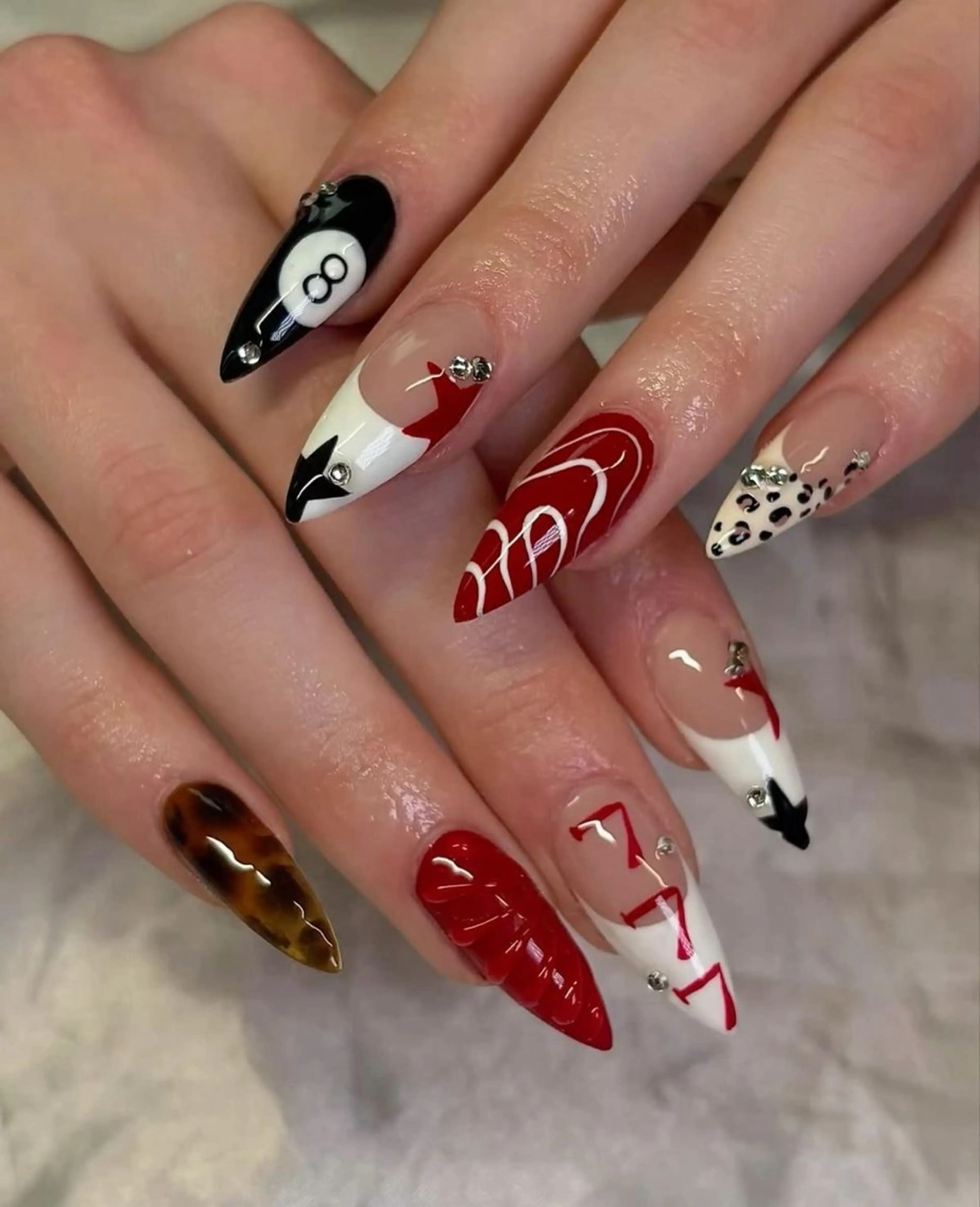 ネイル チークネイル クリアネイル ガーリー キラキラネイル 韓国ネイル Ume Nail Studioのネイルデザイン