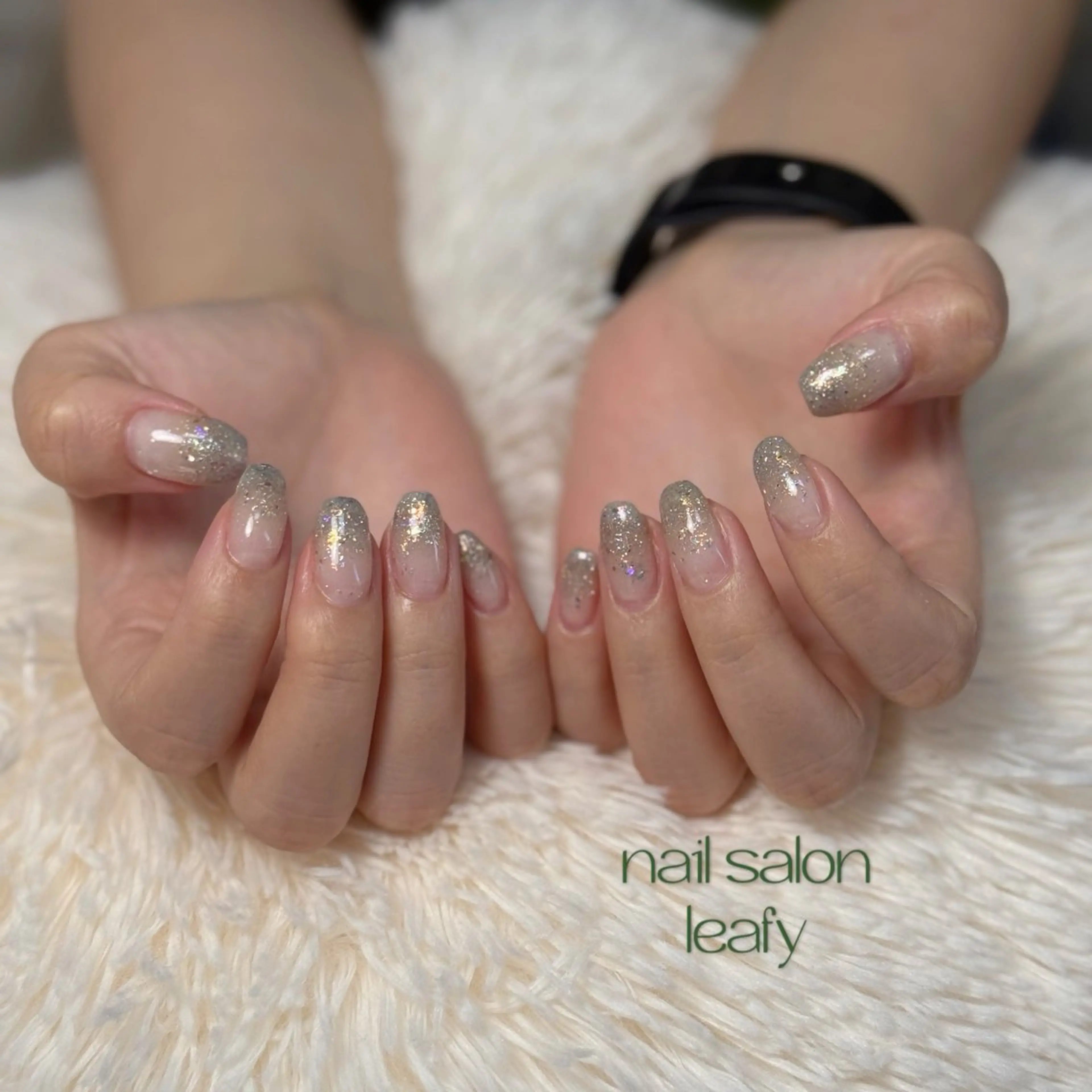 ネイル オーロラネイル キラキラネイル ネイルサロン leafyのネイルデザイン