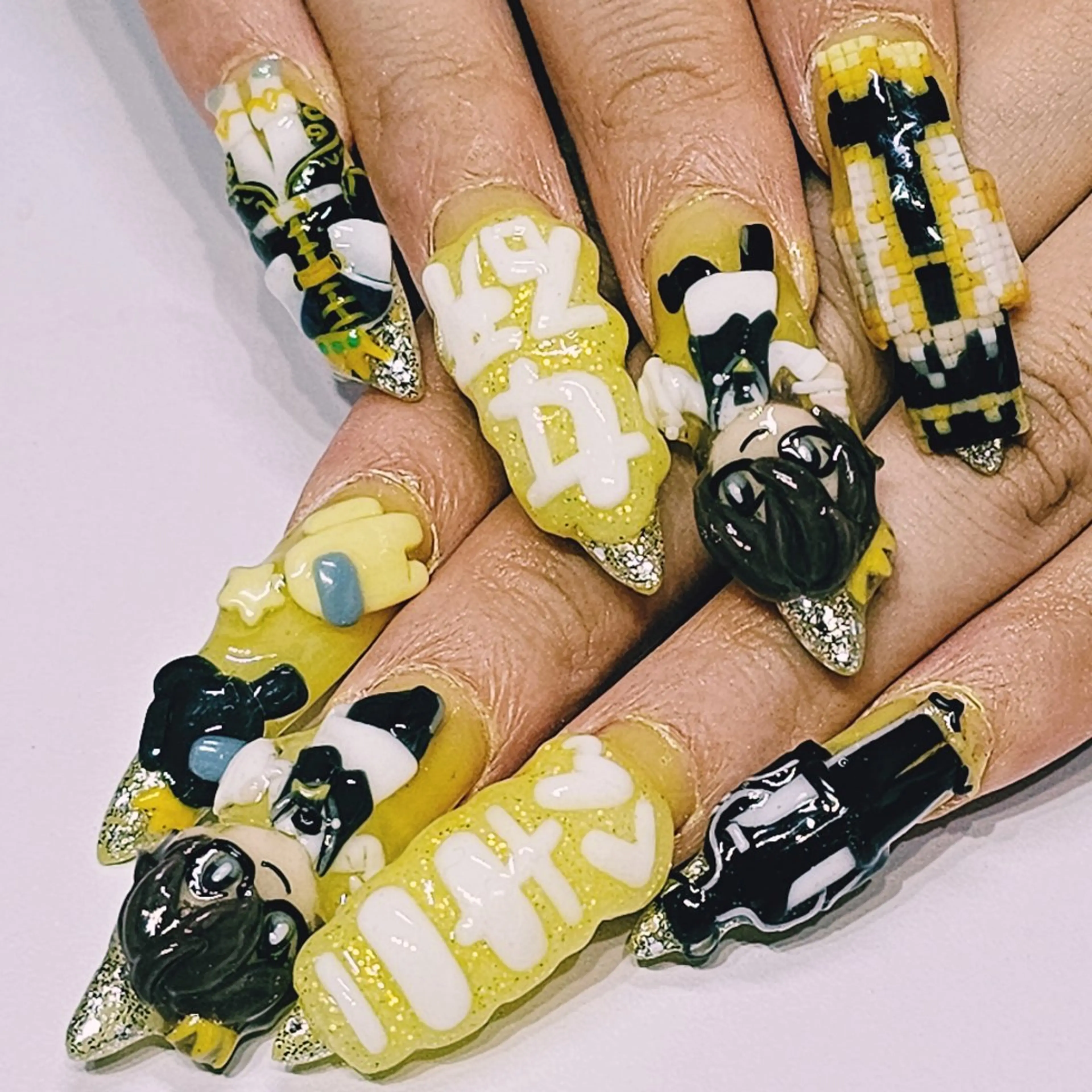 ネイル アートネイル グラデーション ラメ(グリッター) シルバー 黄色 ハンドネイル よしだ ひろきのネイルデザイン