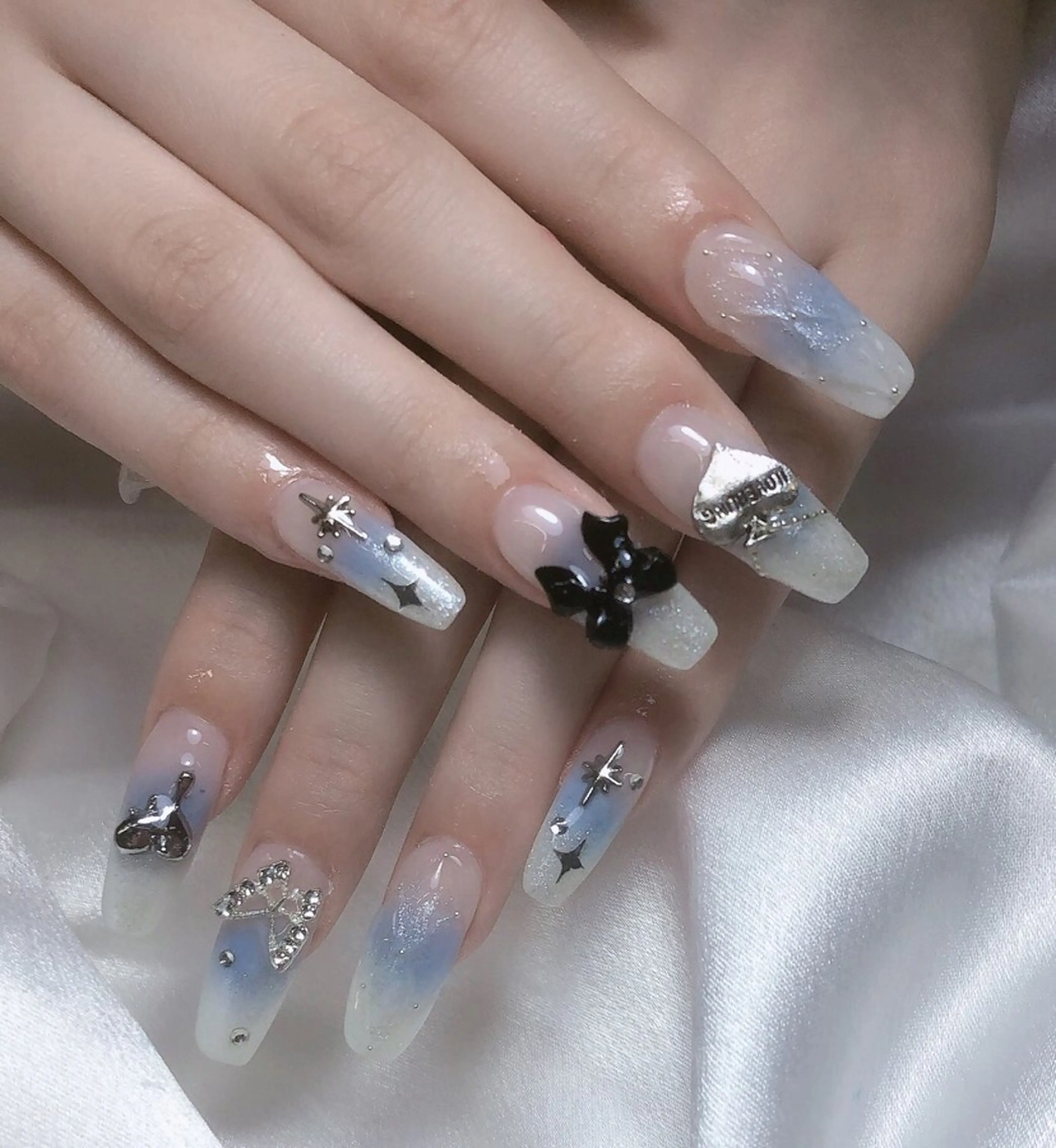 ネイル ハンドネイル LR.ONE ヨウのネイルデザイン