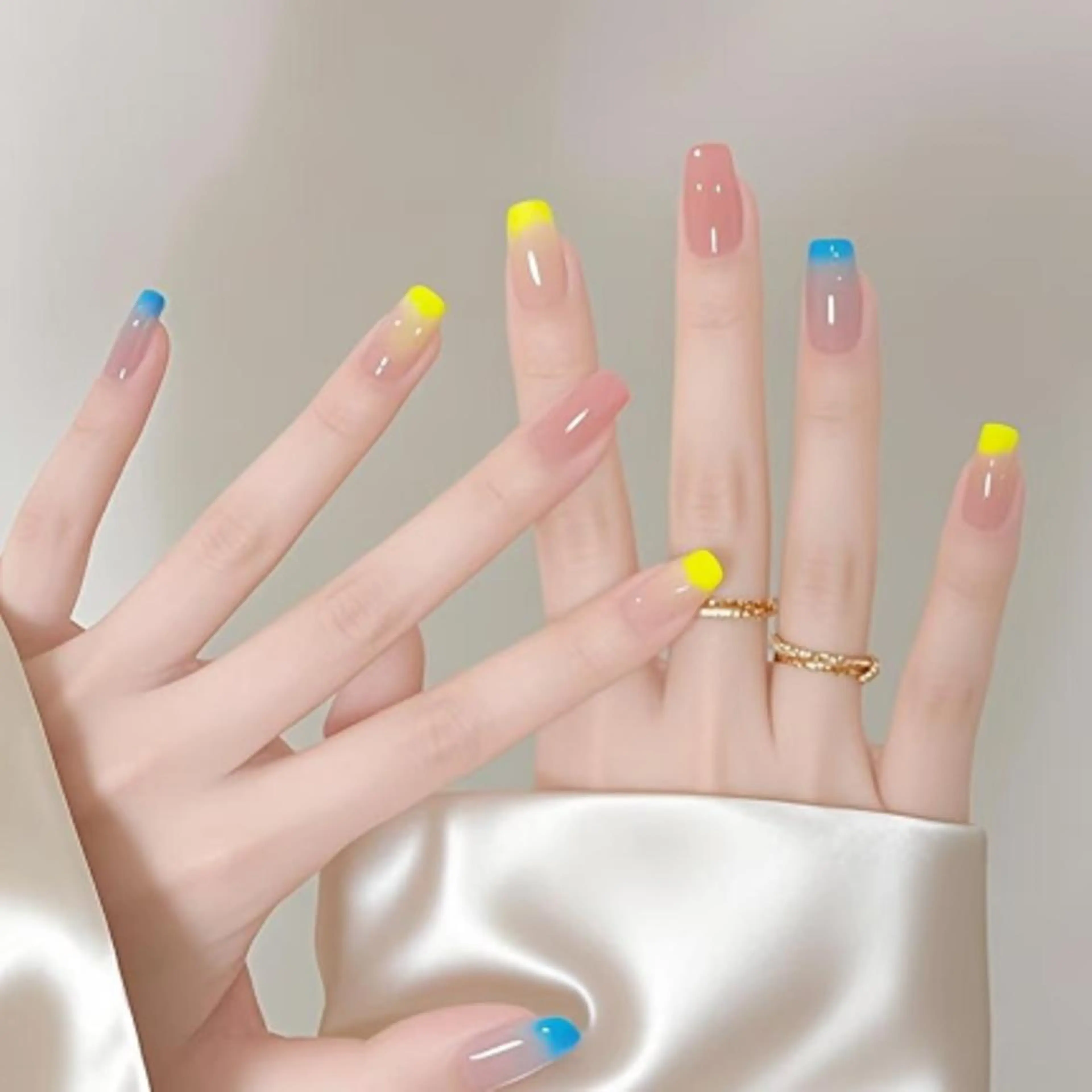 ネイル ガーリー ハンドネイル 綾香 Nail高円寺のネイルデザイン