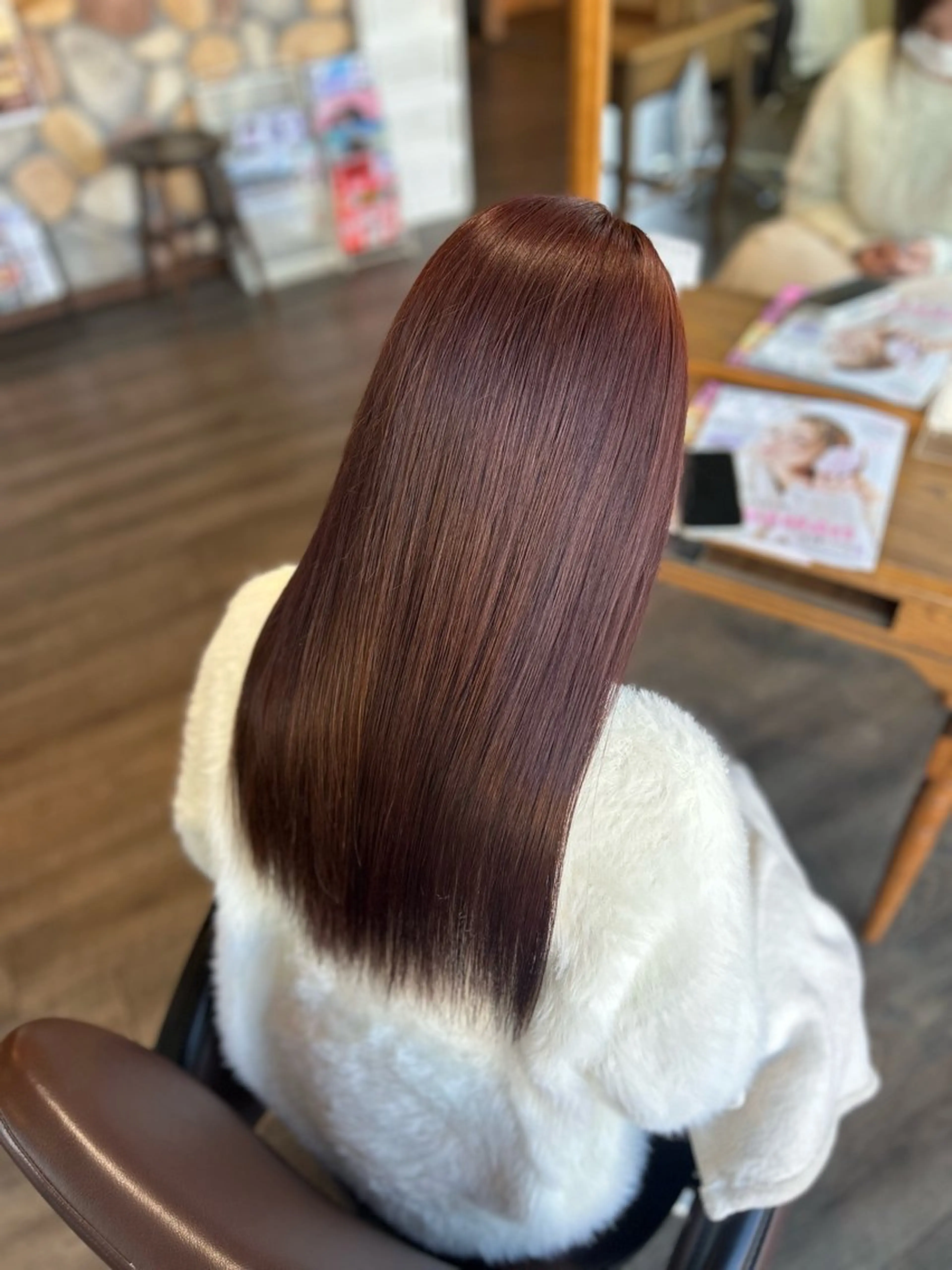 ロング カラー ブリーチ ブラウンカラー ブリーチなしカラー レッドカラー レッドブラウン カット ヘアカラー トリートメント Morpho Hair Product所属・井上 花音のヘアスタイル
