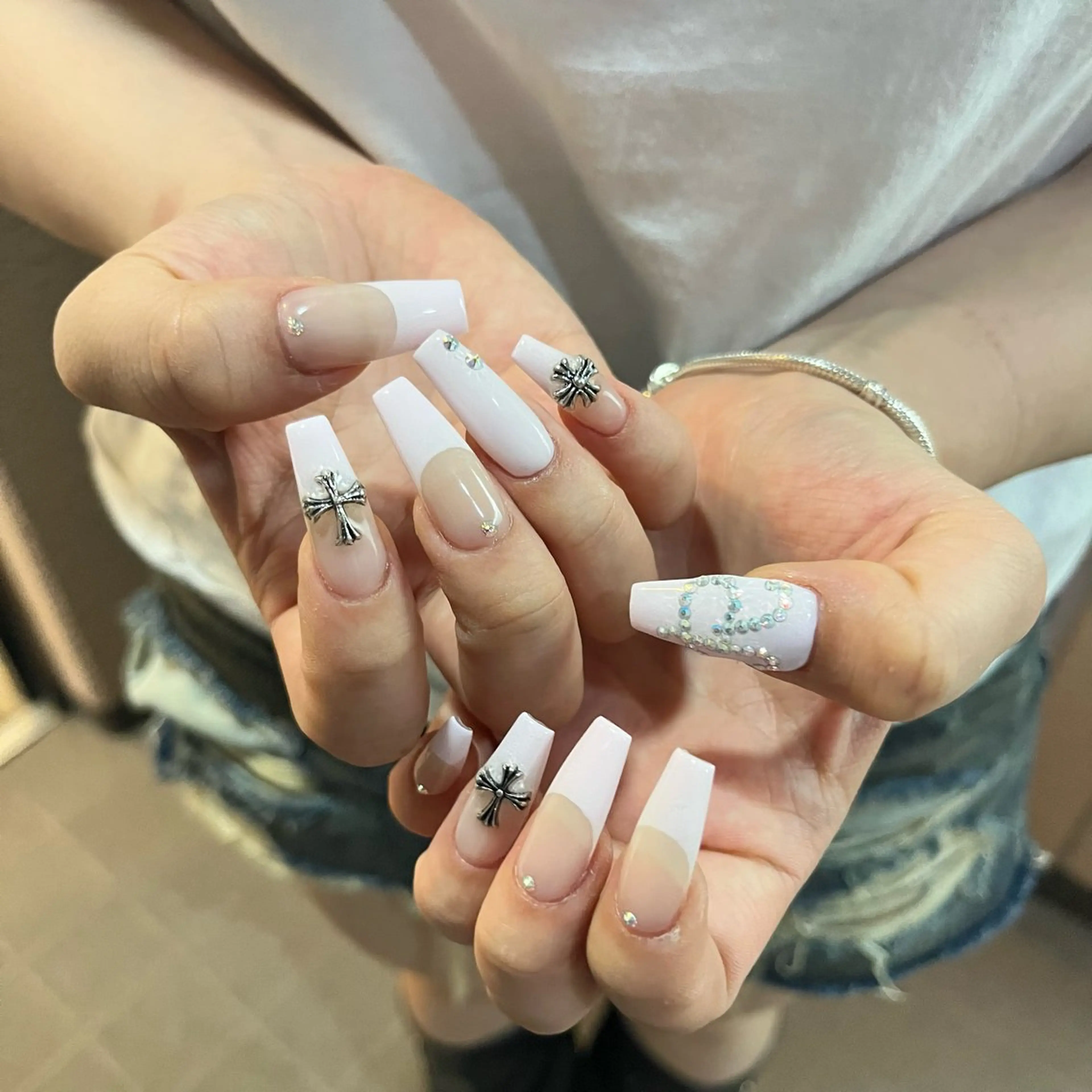 ネイル ストーンネイル ハンドネイル éclat-nail salon-所属・松本 ゆみかのネイルデザイン