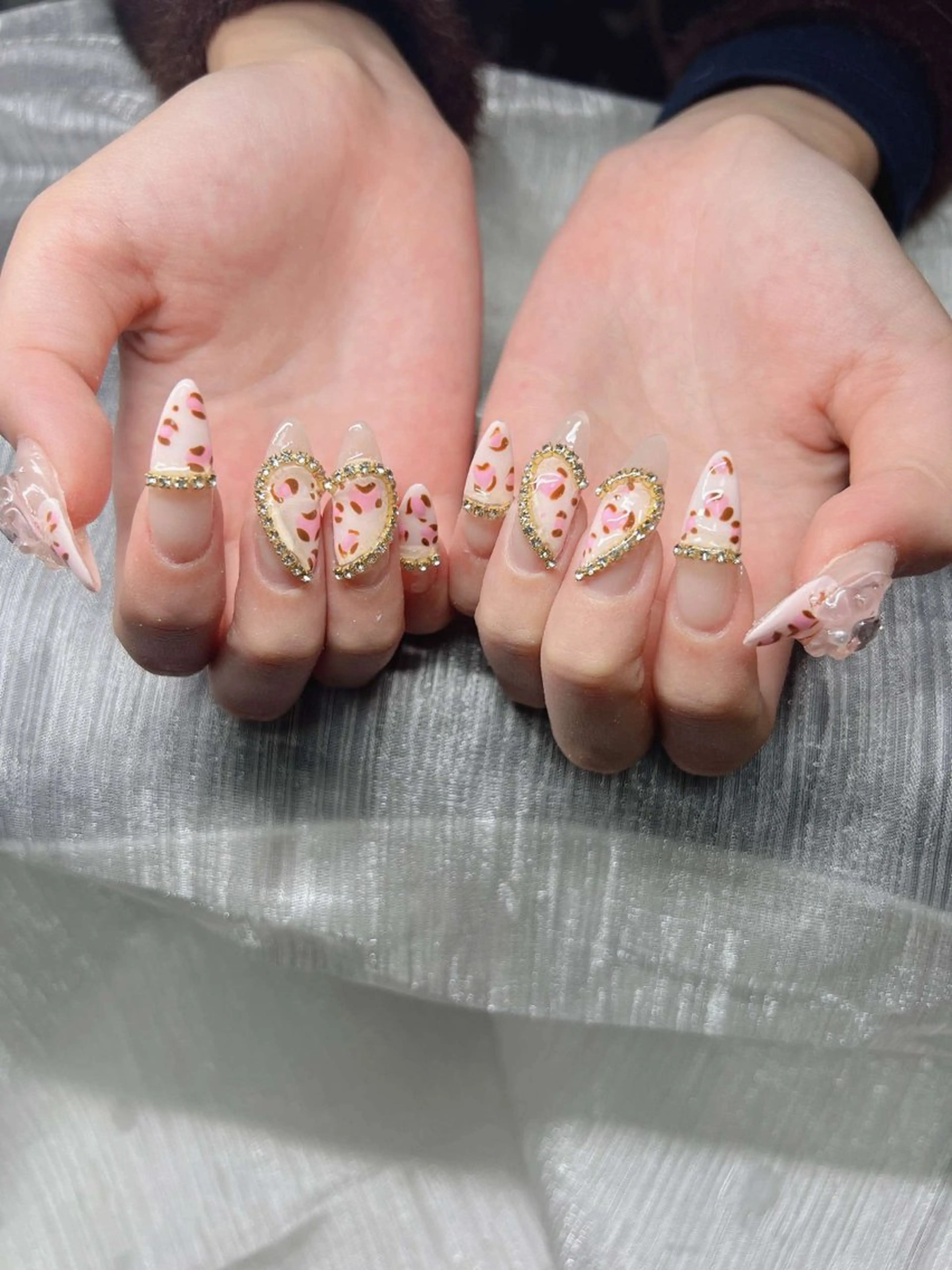 ネイル オーロラネイル チークネイル 長さ出し フットネイル フレンチネイル Lee Nails チップ長さだし専門店のネイルデザイン