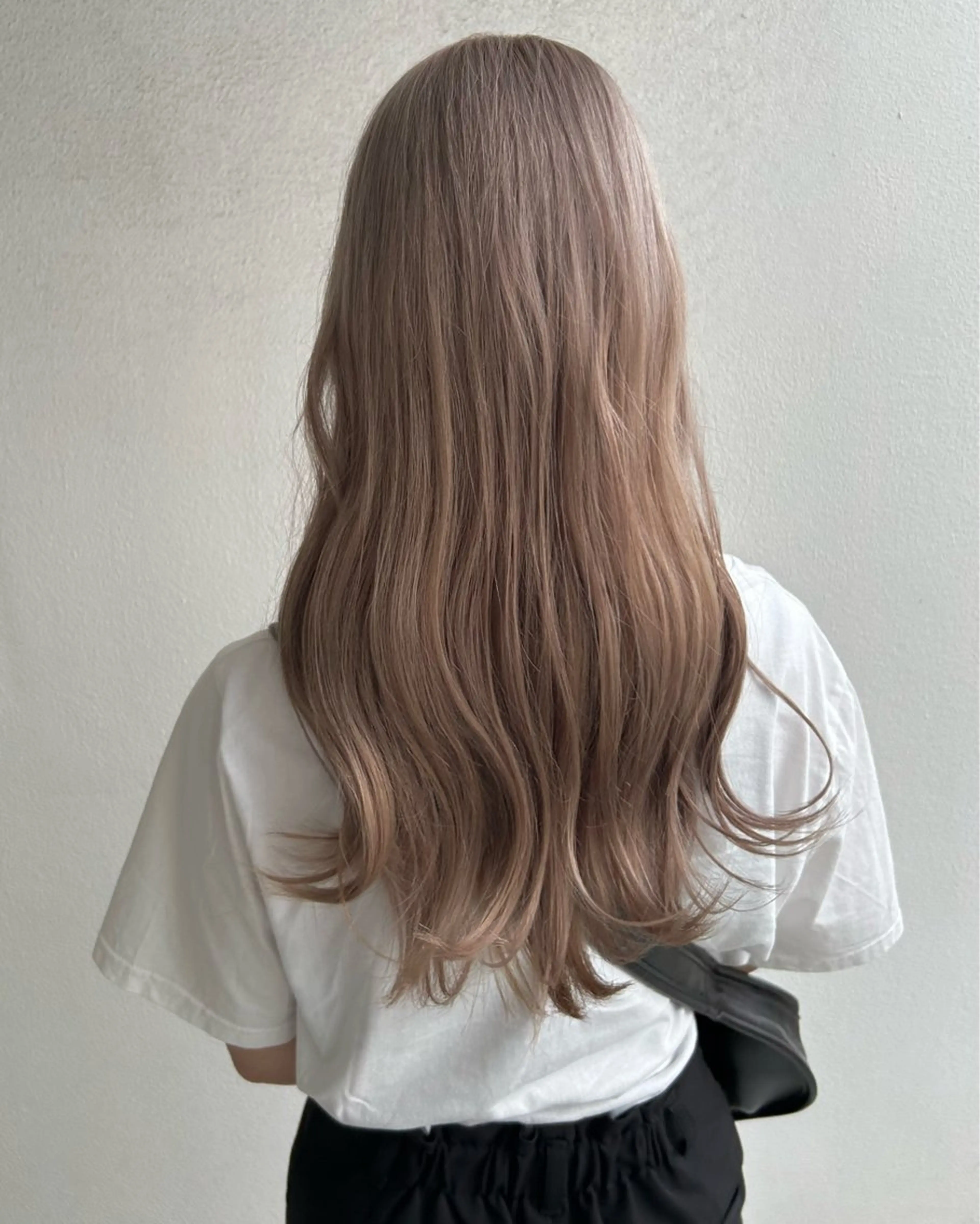 セミロング あべ しおりのヘアスタイル