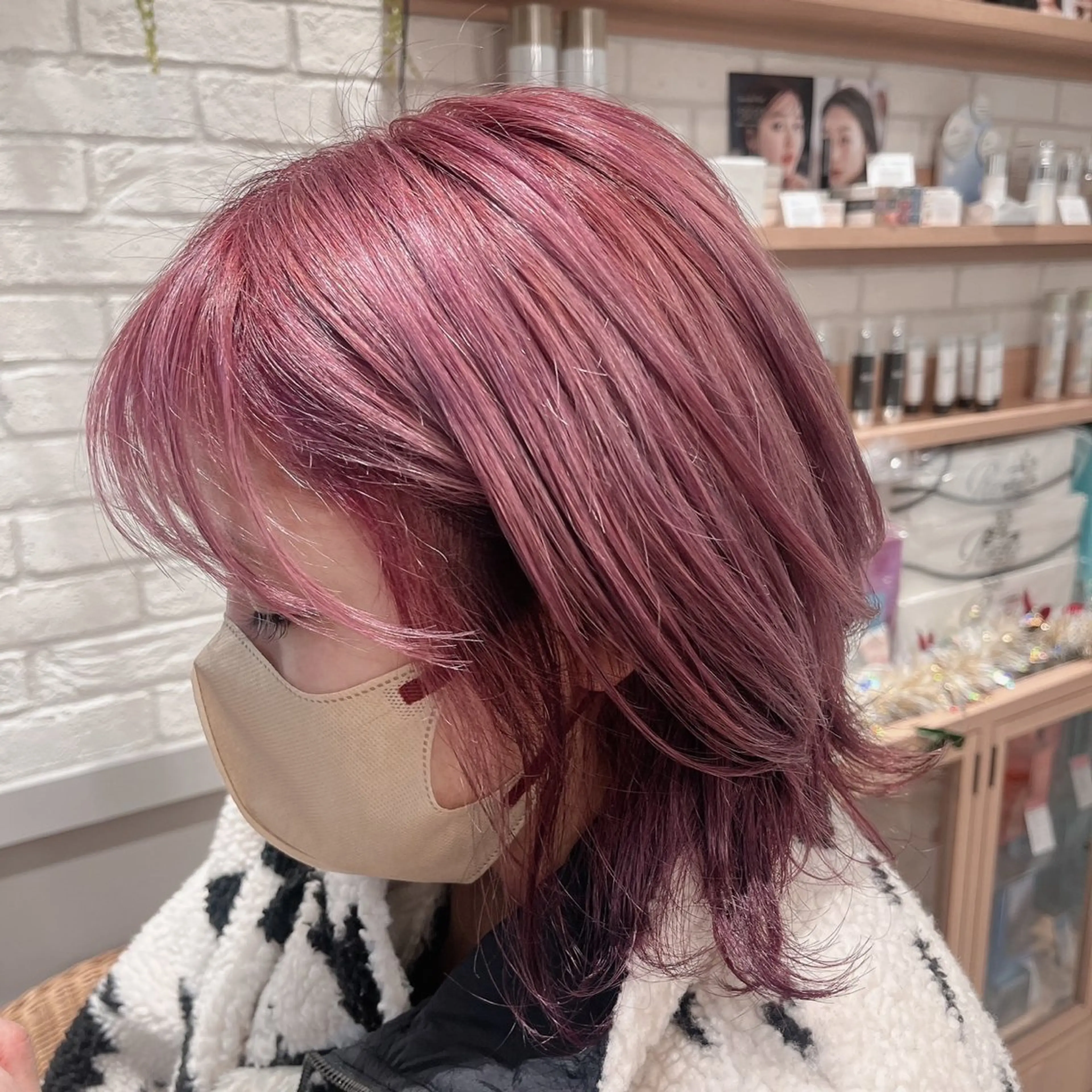 ミディアム 艶カラー3850 まいのヘアスタイル