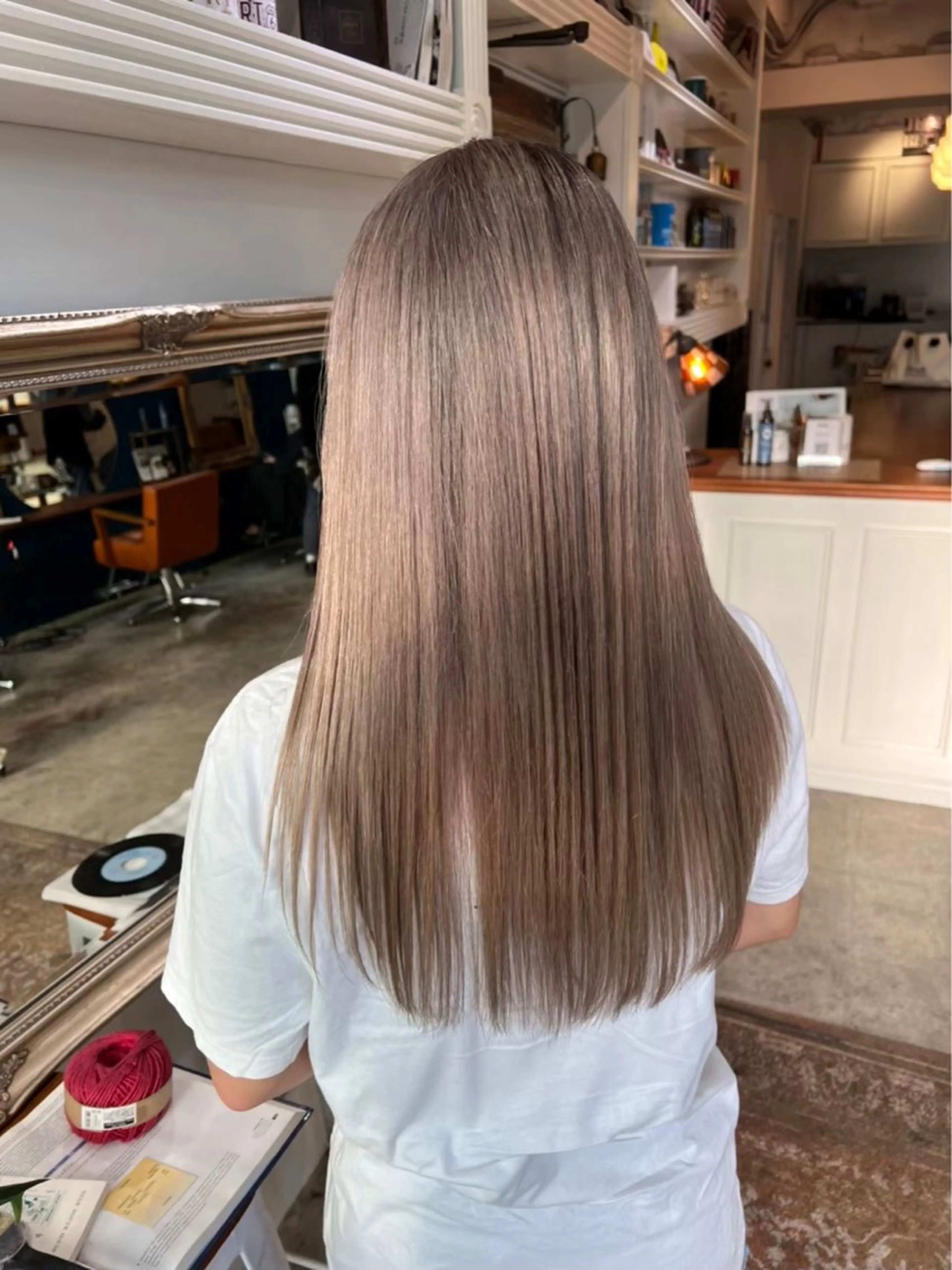 カラー ベージュカラー ミルクティーベージュ MUSASHI ブリーチカラー◎のヘアスタイル