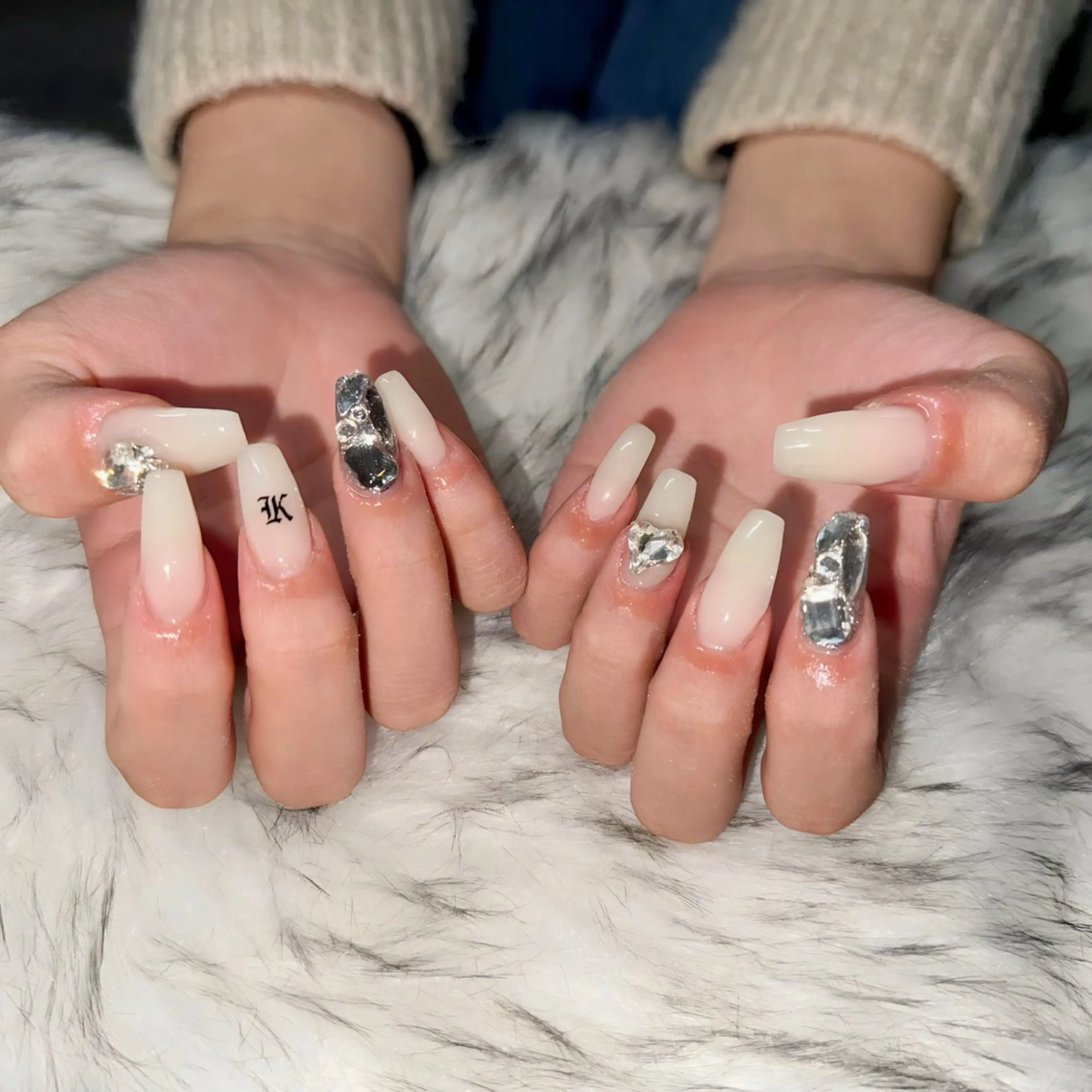 ロング ハンドネイル mao .のネイルデザイン