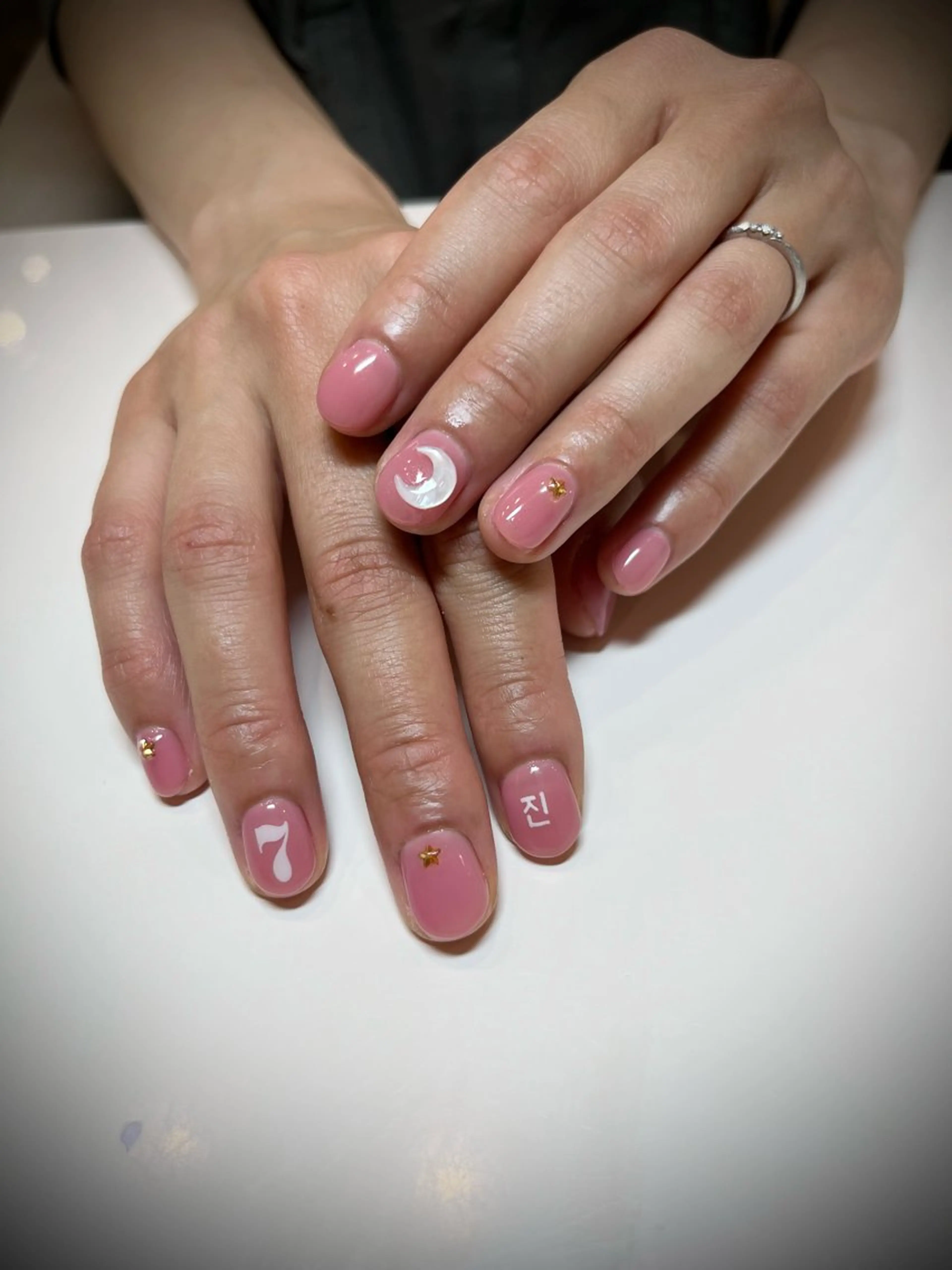 ネイル ジェルネイル パラジェル ピンク himitsukichi所属・himitsu kichiのネイルデザイン
