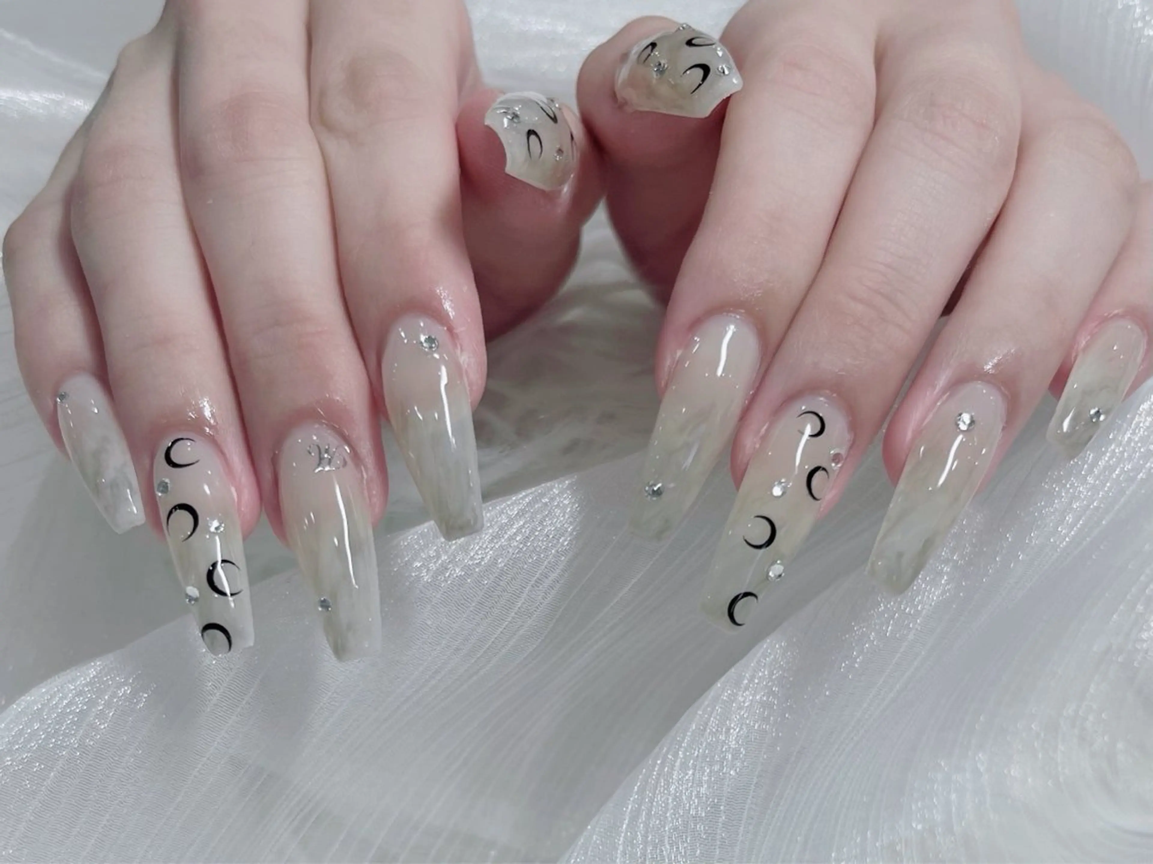 ネイル キラキラネイル ニュアンスネイル ハンドネイル FLY Nail Salonのネイルデザイン