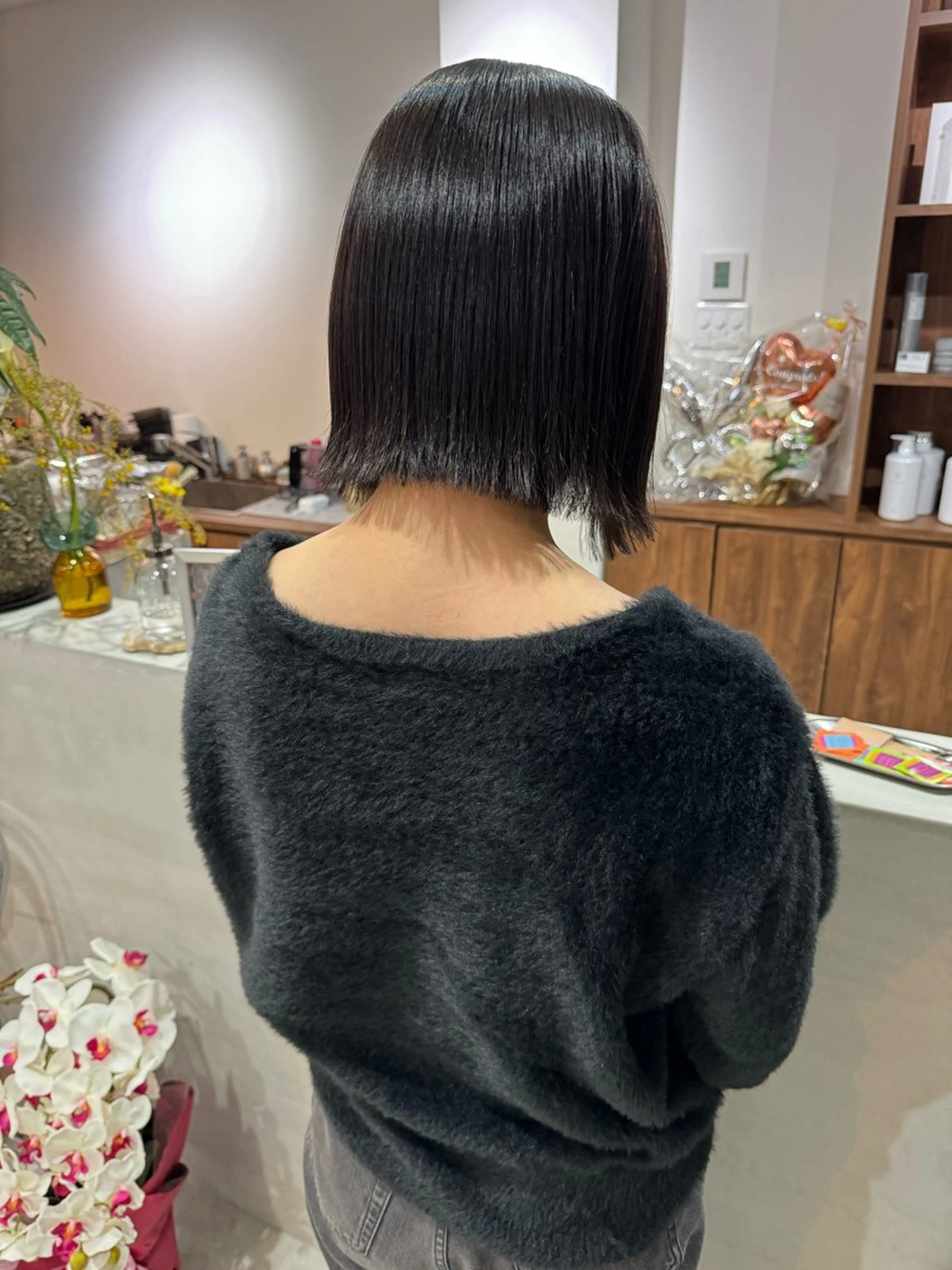 ショート カラー ボブ 髪質改善 外ハネヘア 縮毛矯正 カット 縮毛矯正 トリートメント (h)wim ウィムのヘアスタイル