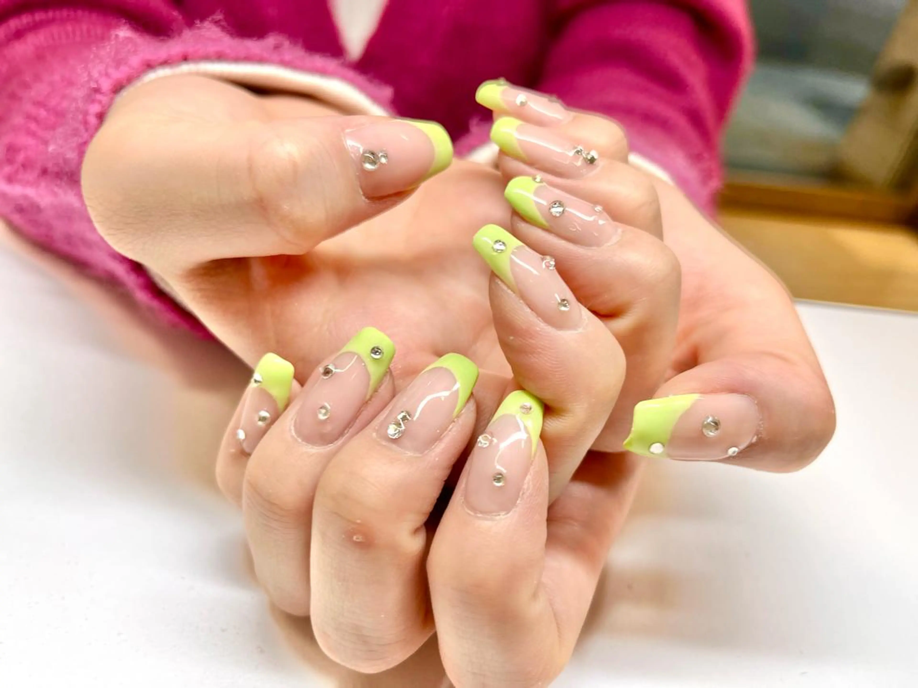 セミロング ネイル フレンチネイル ストーンネイル RIONnail(リオンネイル)所属・RIONnail Yurikaのネイルデザイン