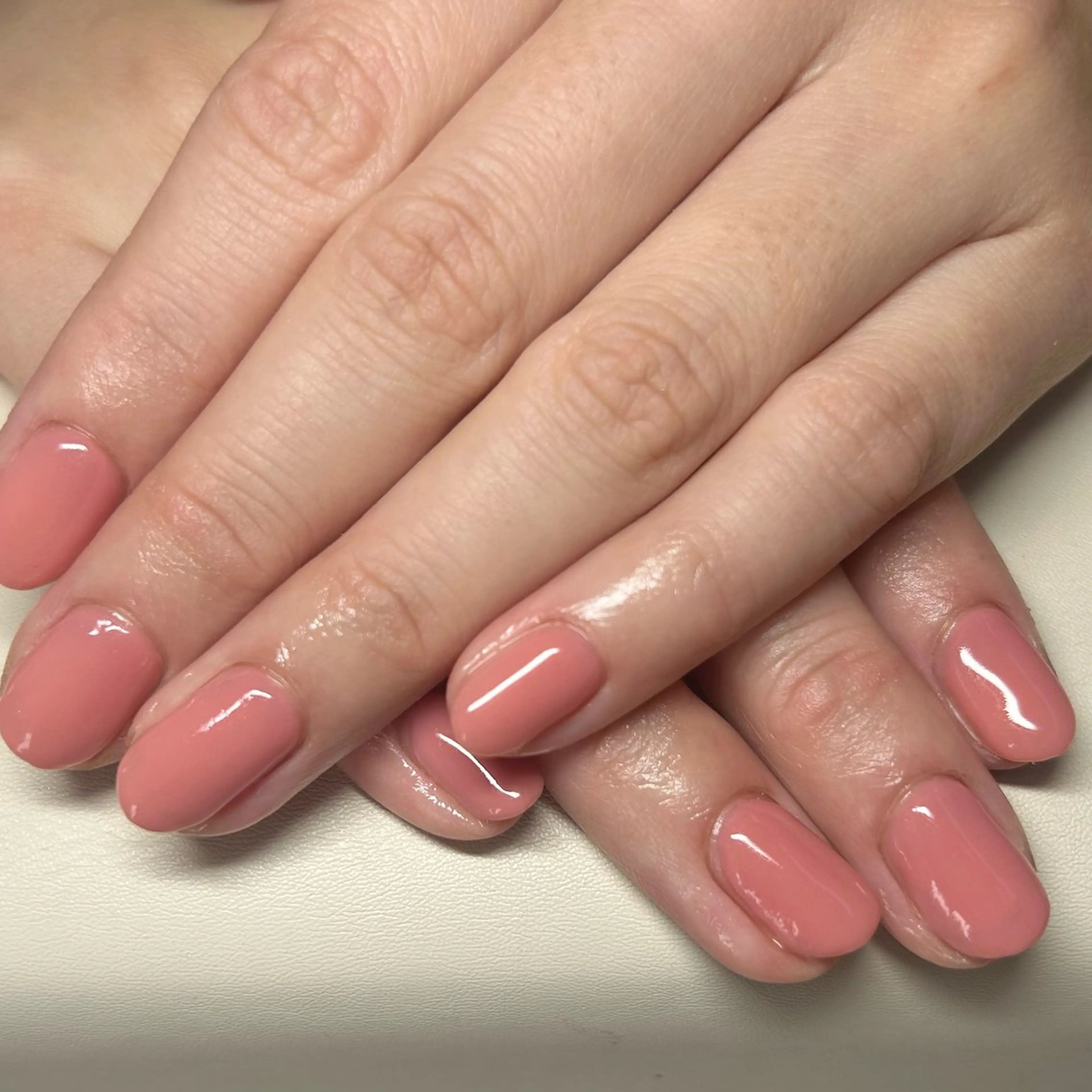 ネイル クレセントアイ Runaの眉毛・アイブロウイメージ