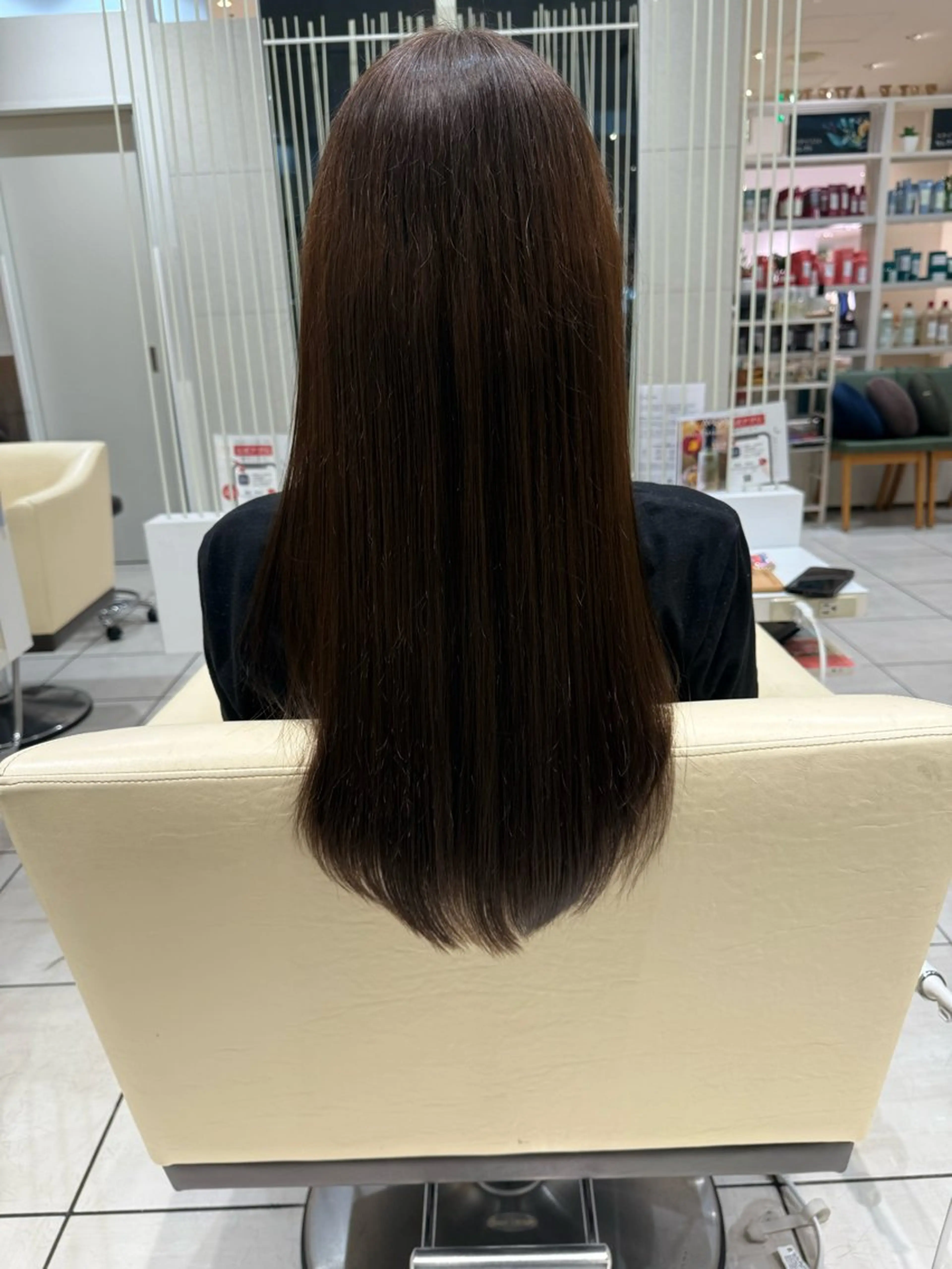 ロング アッシュ レイヤーカット ZELE AVEDA浦和PARCO店所属・若生 神のヘアスタイル