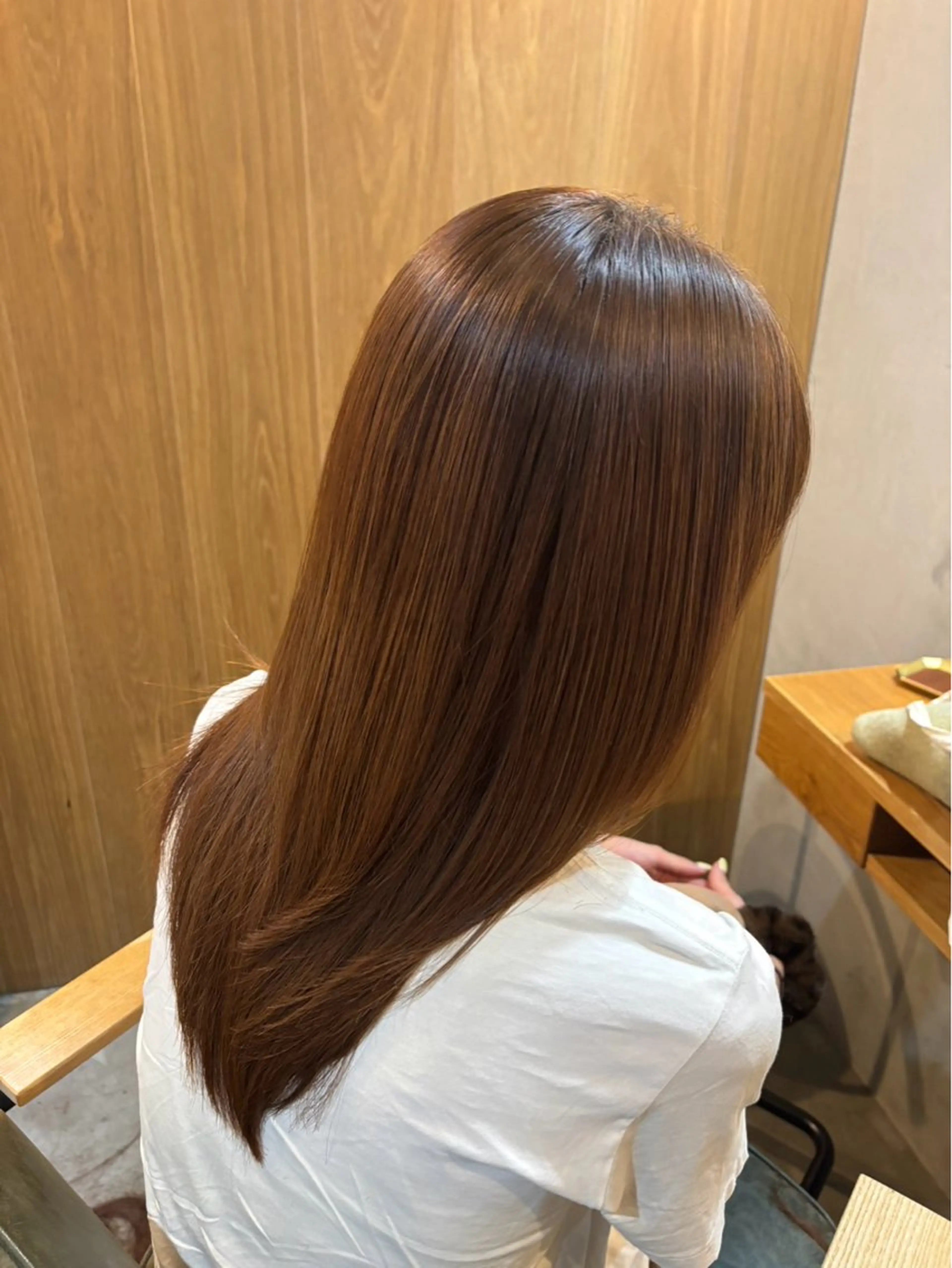 セミロング トリートメント カット 縮毛矯正 韓国風前髪顔周り バーバーakaneのヘアスタイル