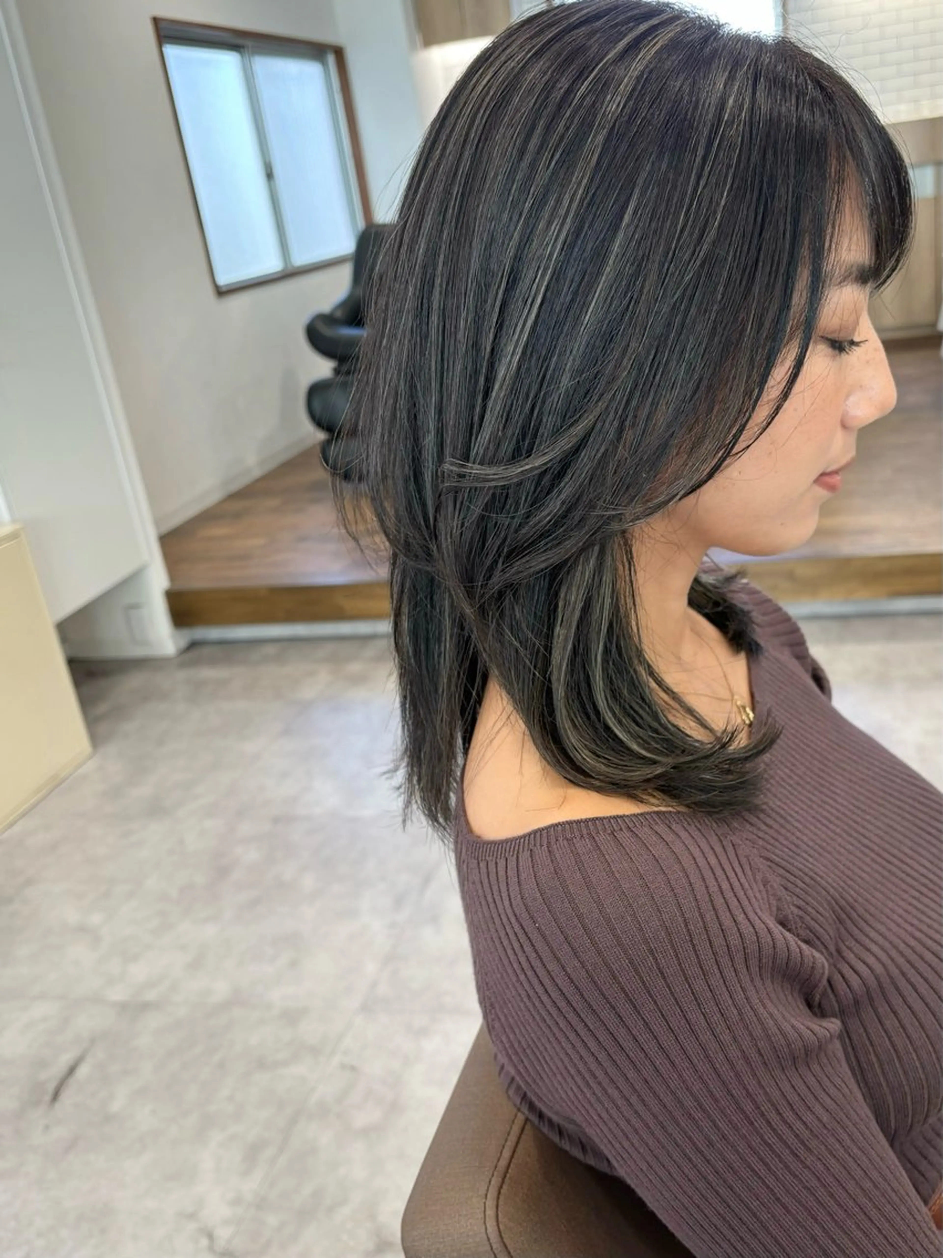 カラー 石井 紫文のヘアスタイル