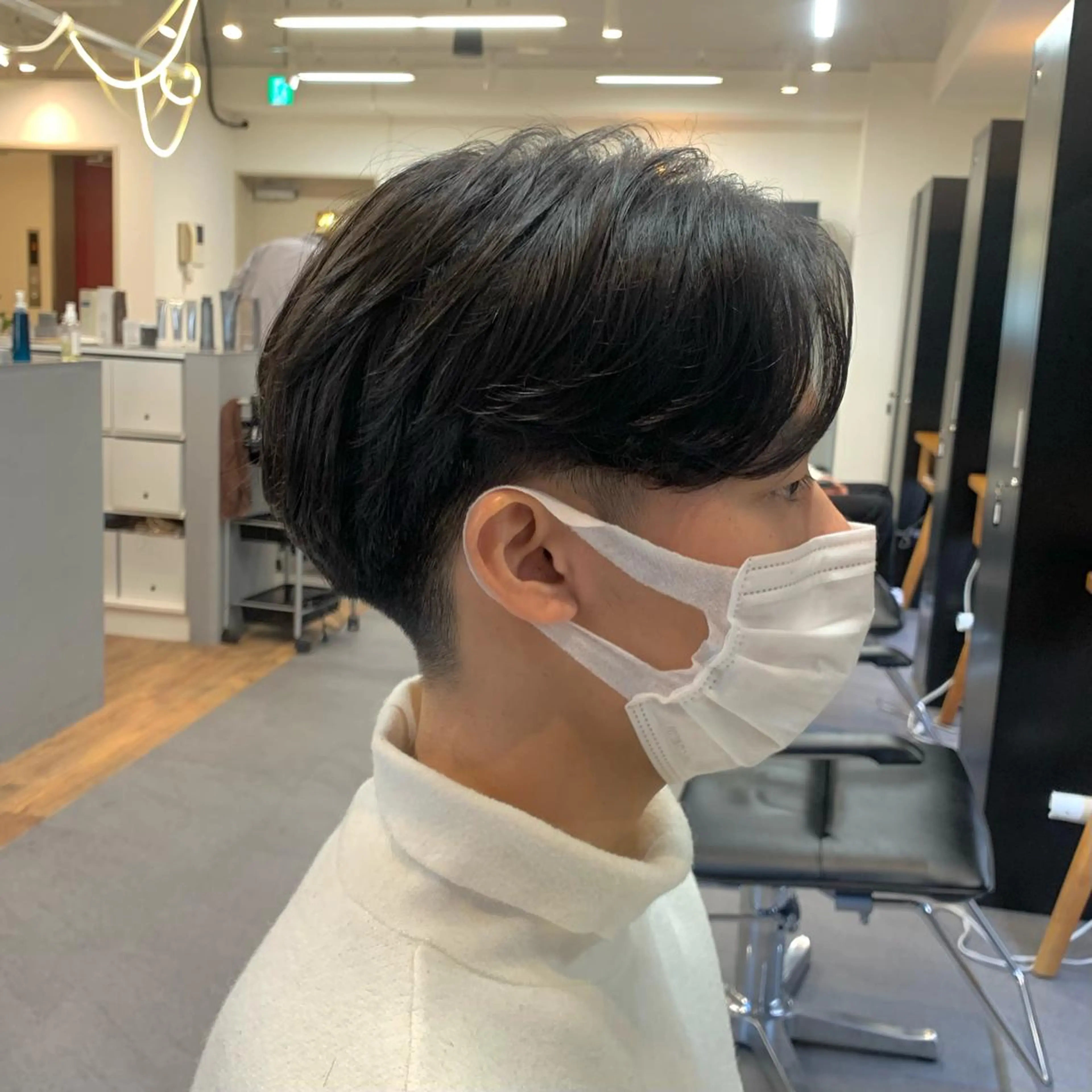 ショート パーマ メンズ センターパート メンズパーマ ニュアンスパーマ カット パーマ メンズ特化美容師/ 藤戸 椋のヘアスタイル