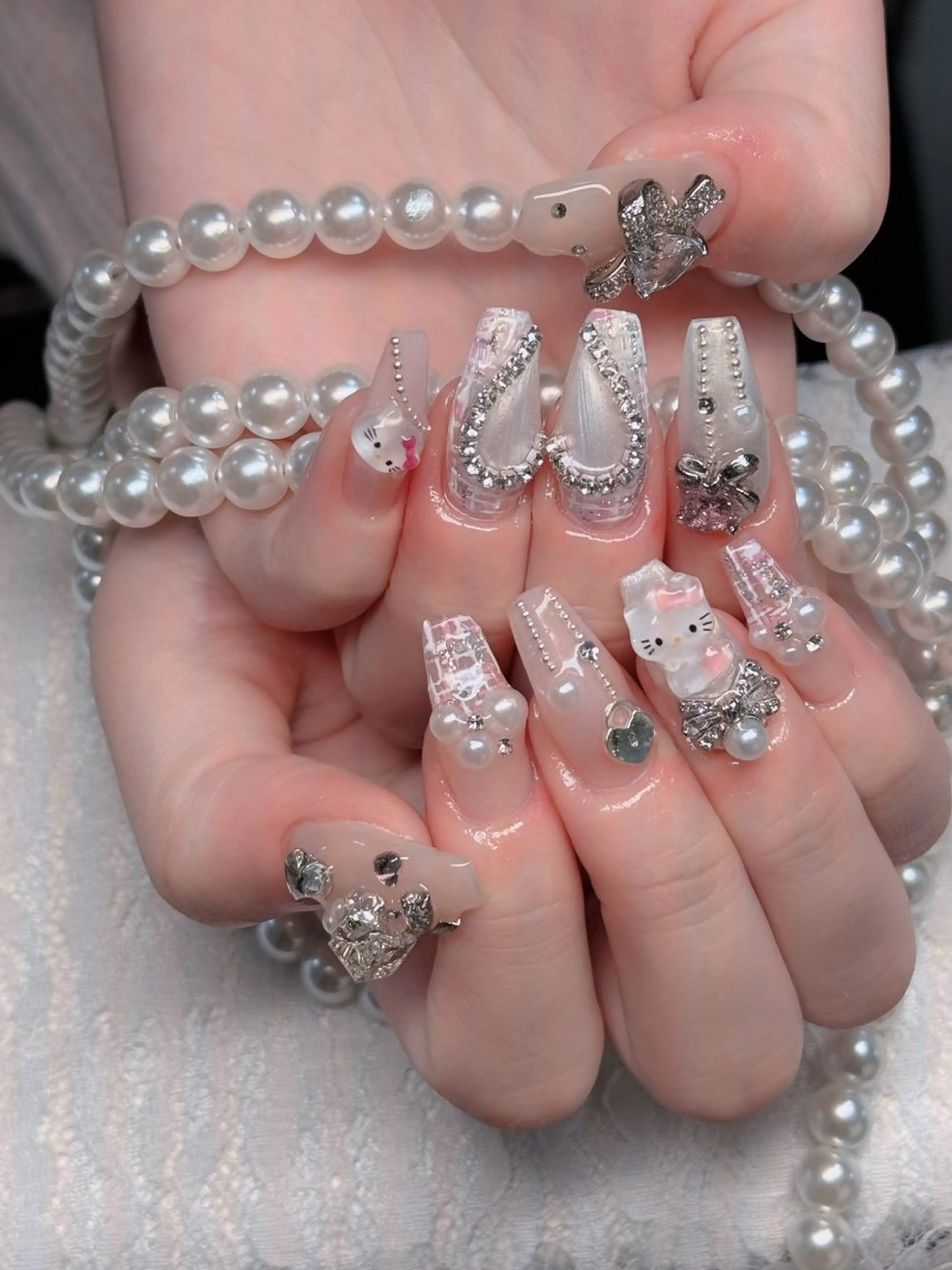 ネイル フレンチネイル ジェルネイル ガラスフレンチ ハロウィン ハート H.baby Nail Salonのネイルデザイン