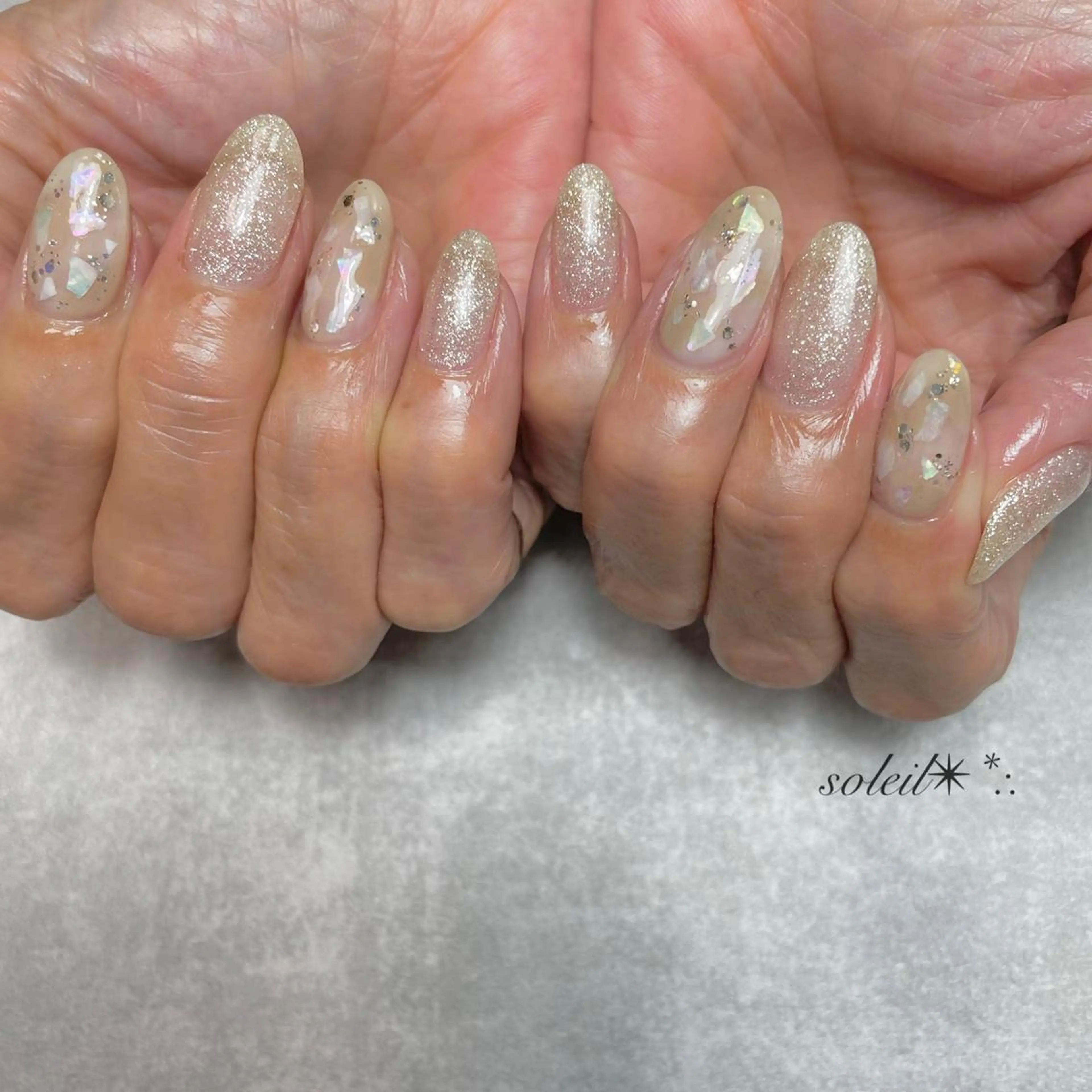 ネイル ジェルネイル キラキラネイル ラメ(グリッター) ミラーネイル ニュアンスネイル 粟津 美紀のネイルデザイン