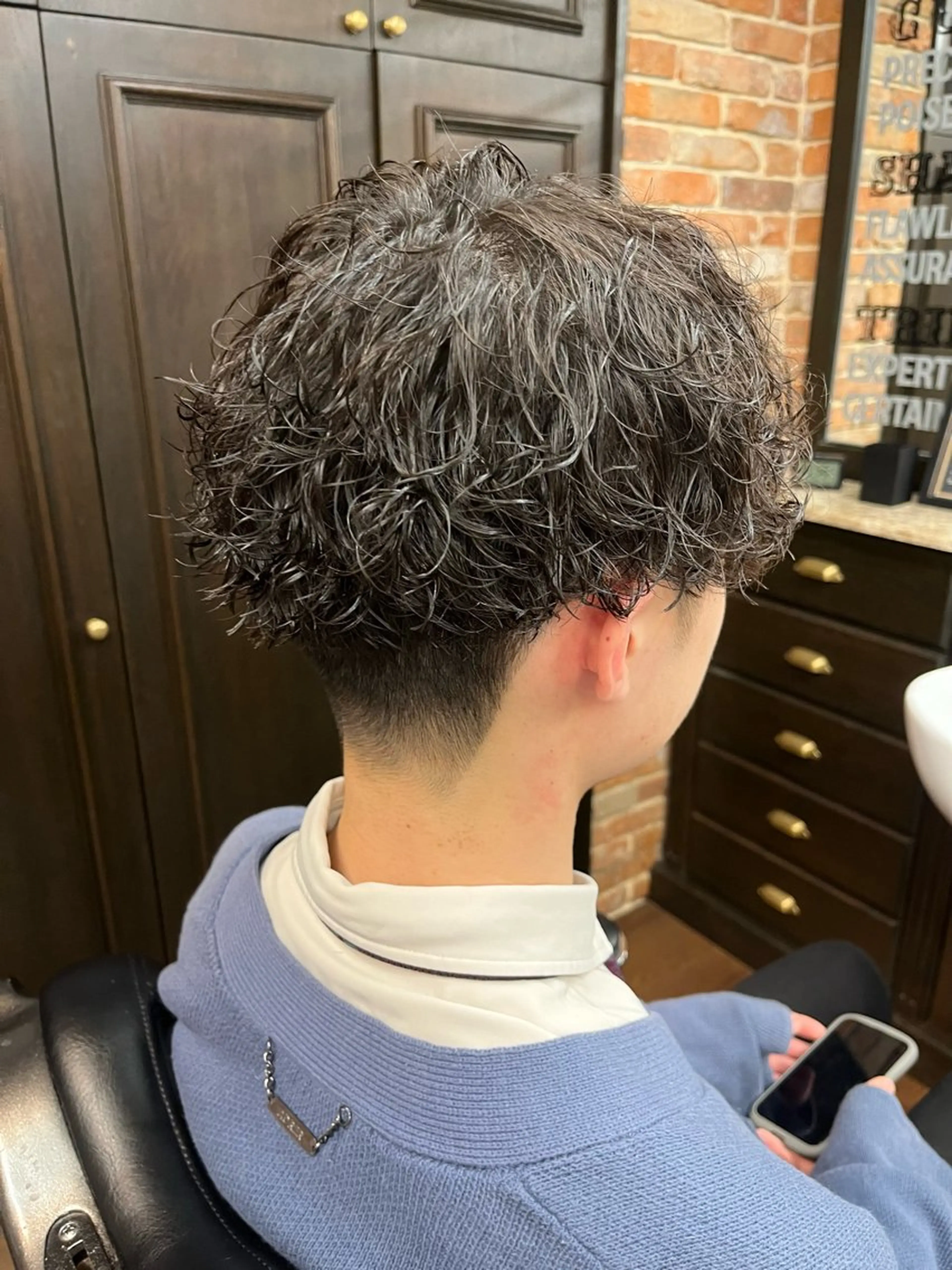 ミディアム ミディアムパーマ 佐藤 詩音のヘアスタイル